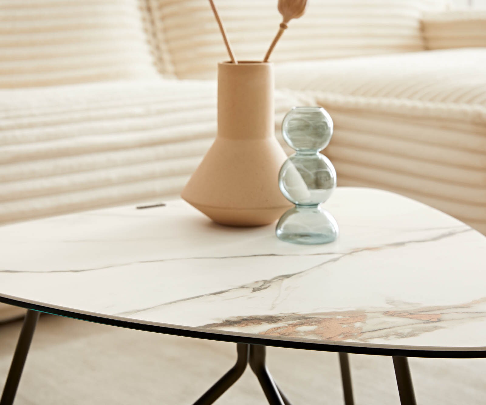 Couchtisch Ekrem 65x65 cm Keramik Calacatta Luxe Weiß-Gold-Grau Hairpin rund Metall Effektfinish Titan 5