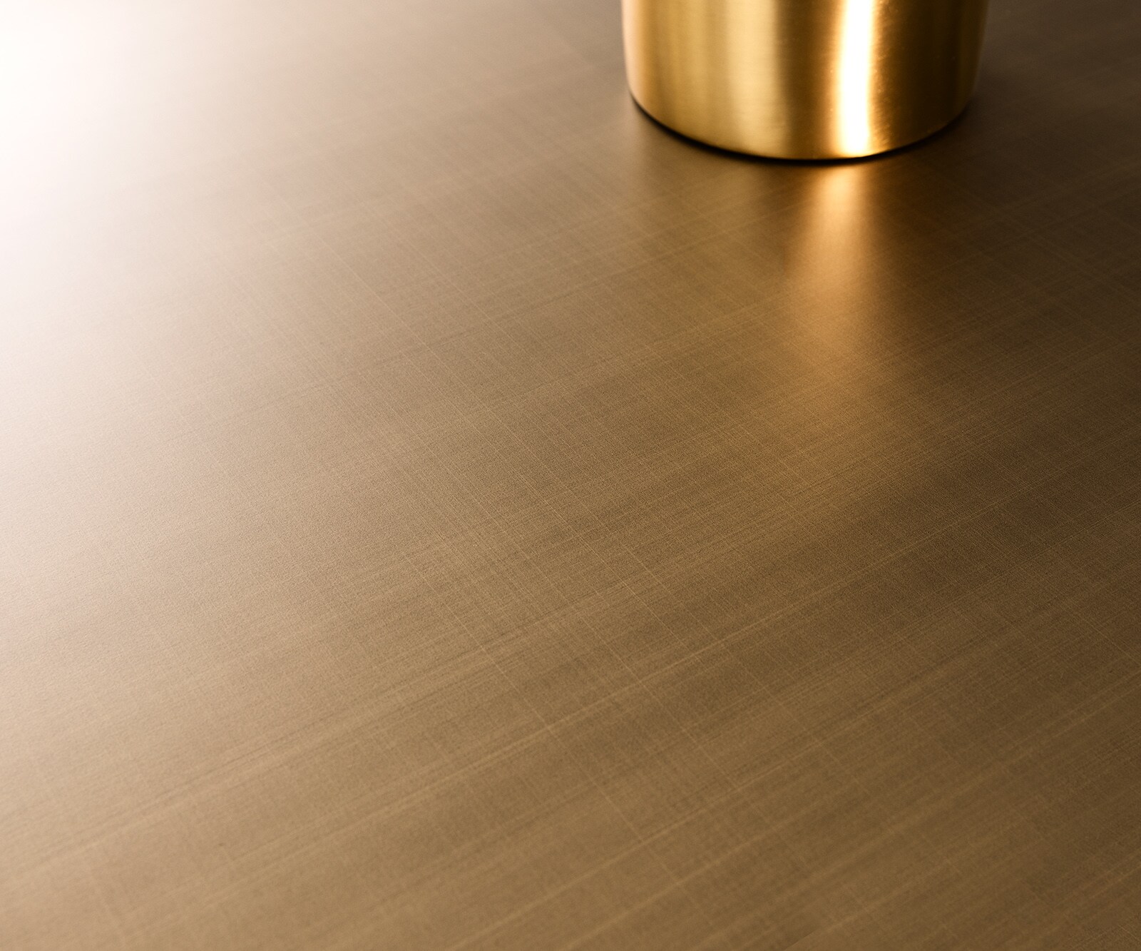 Sideboard Aira 200 cm Metallic Gold 4 Türen Acrylfuß 3