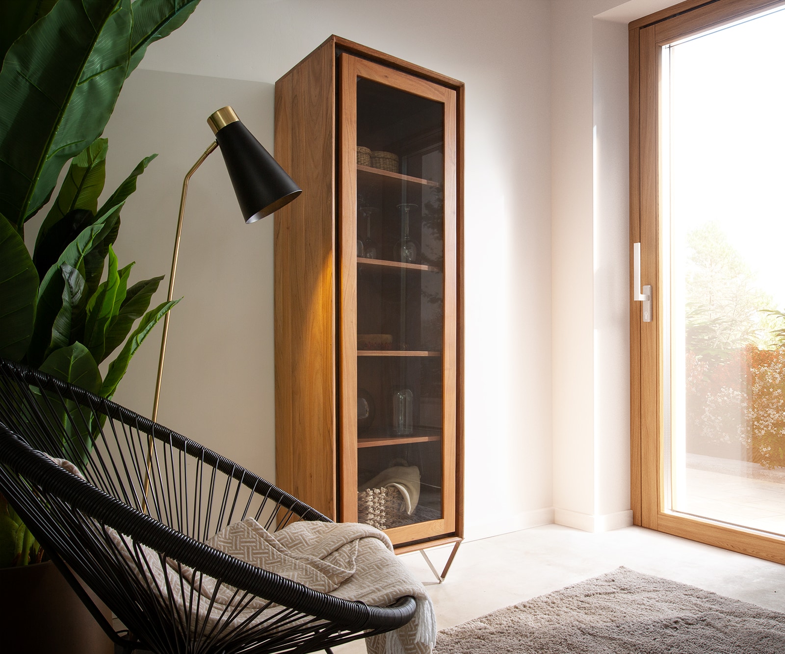 Vitrine Stonegrace Akazie Massivholz Steinfurnier  1