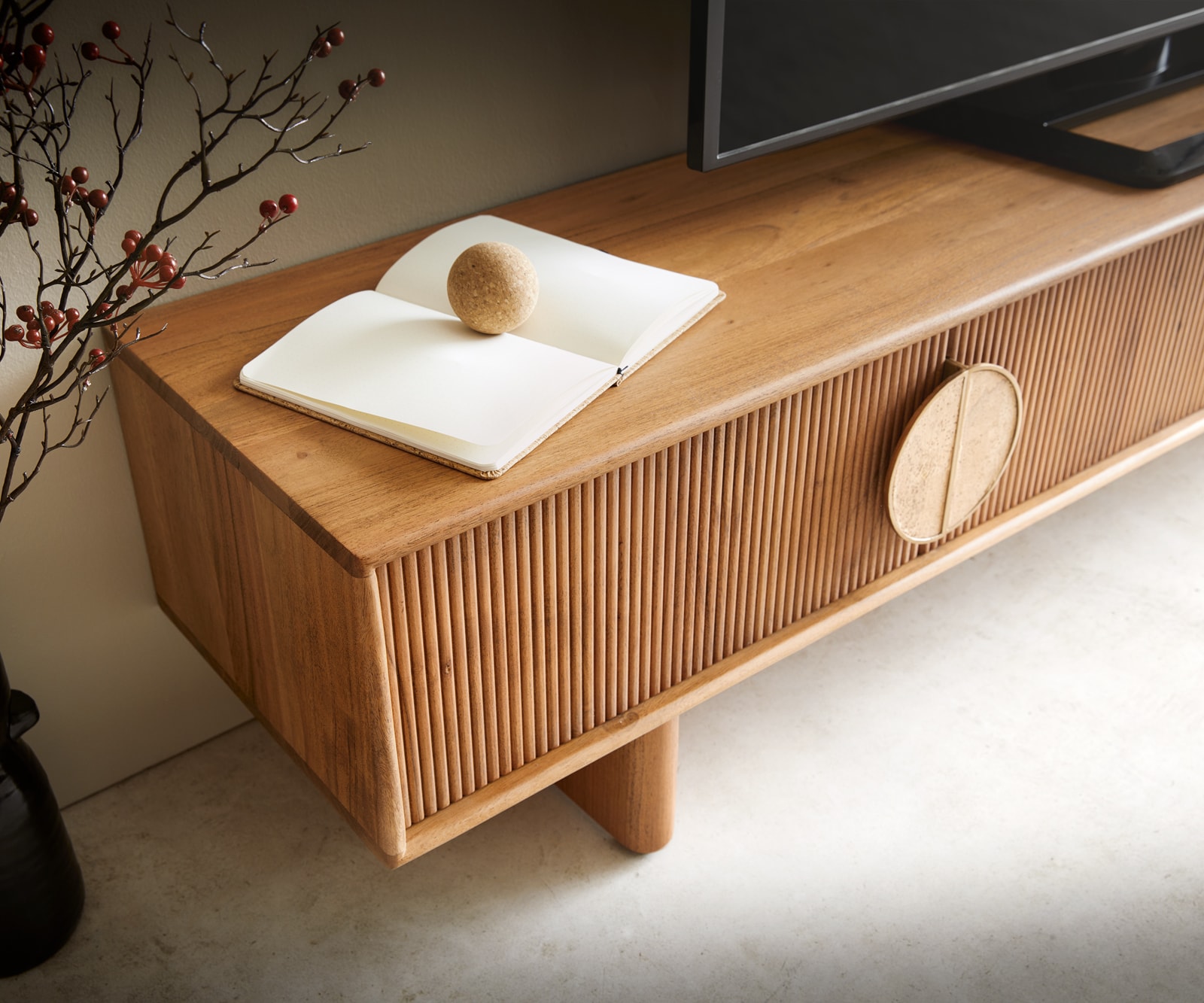 Lowboard Surimu 200 cm Akazie Hellbraun 4 Türen Kork-Griff Holzfüße 6 Lowboard Surimu 200 cm Akazie Hellbraun 4 Türen Kork-Griff Holzfüße 6