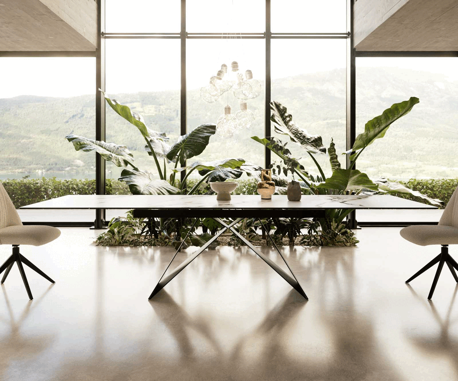 Esstisch Edge 200-300x100 Keramik Calacatta Luxe Weiß-Gold-Grau V-Gestell Flachstahl Schwarz ausziehbar 1