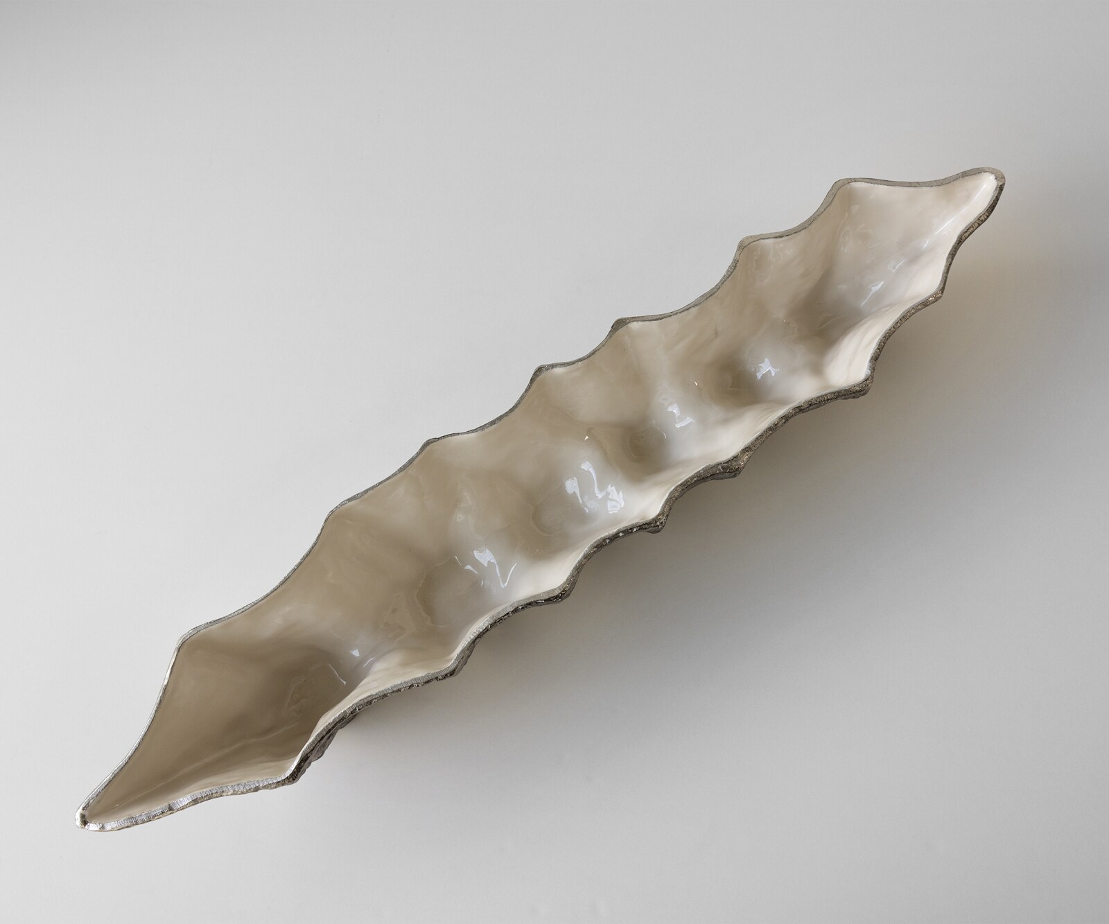 Schale Riffa B100 x T19 x H15 cm Aluminium Platin Opal Handgemacht 3