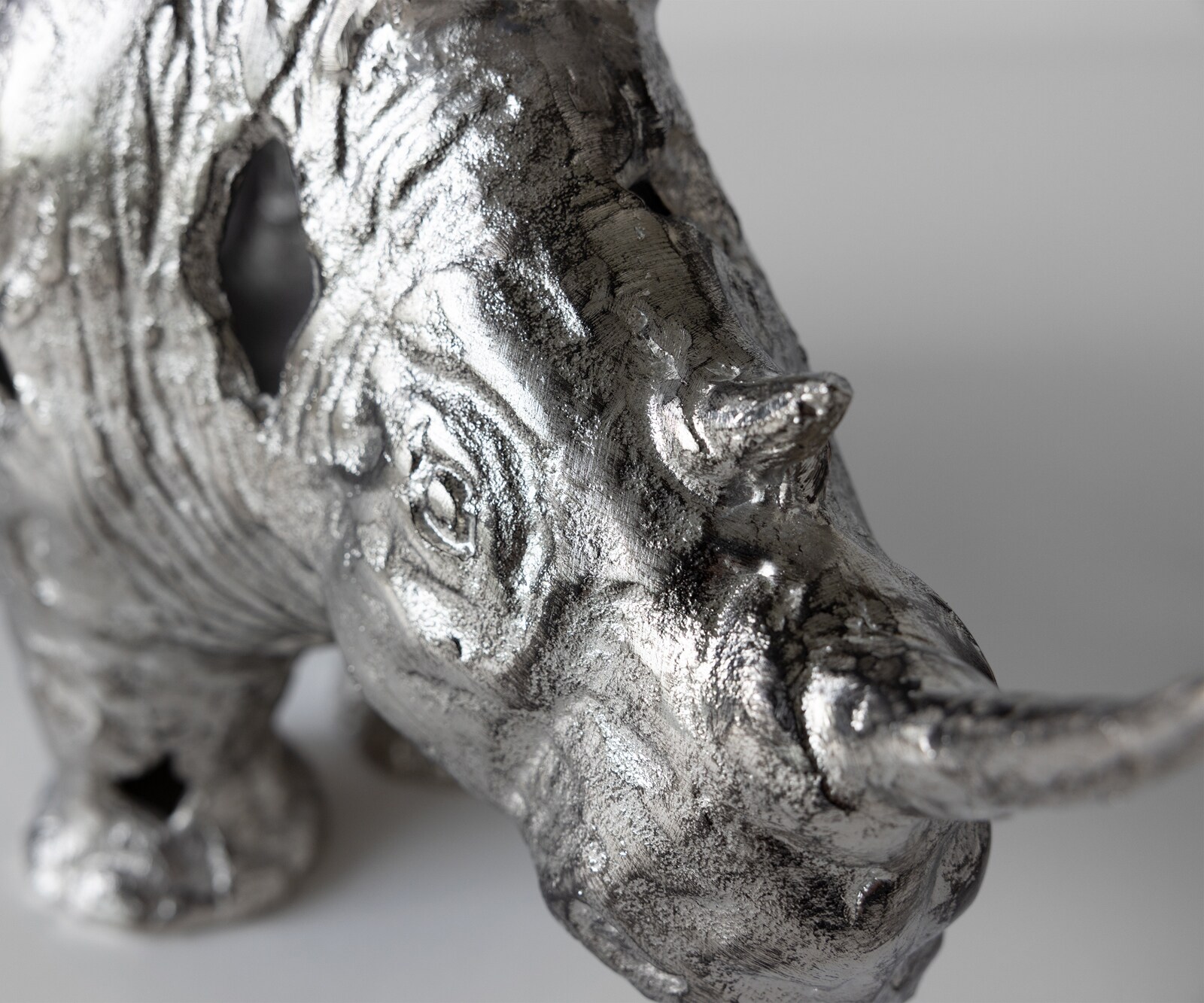 Figur Rinoro B53 x T19 x H30 cm Aluminium Platin Handgemacht 2