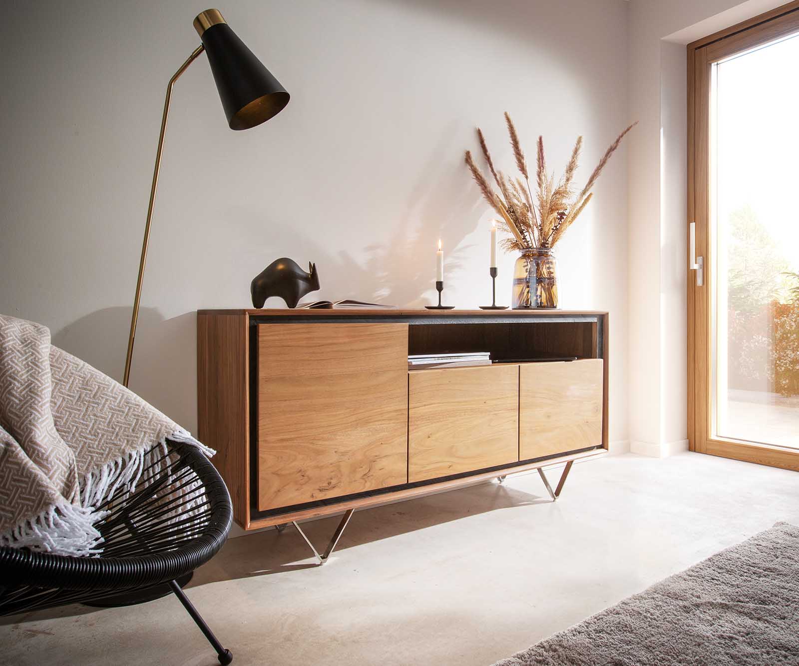 Sideboard Stonegrace 145 cm Akazie Natur 3 Türen 1 Fach Steinfurnier V-Fuß Sideboard Stonegrace 145 cm Akazie Natur 3 Türen 1 Fach Steinfurnier V-Fuß