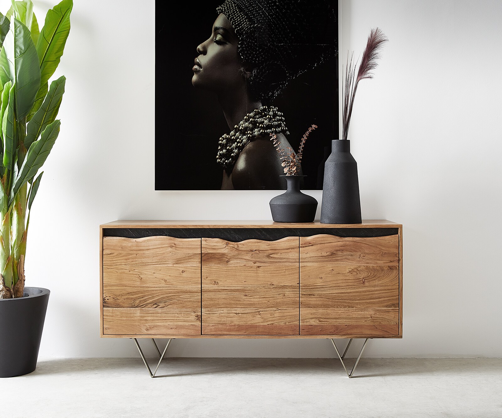Sideboard Stonegrace 147x45 cm Akazie Natur 3 Türen Baumkante 1