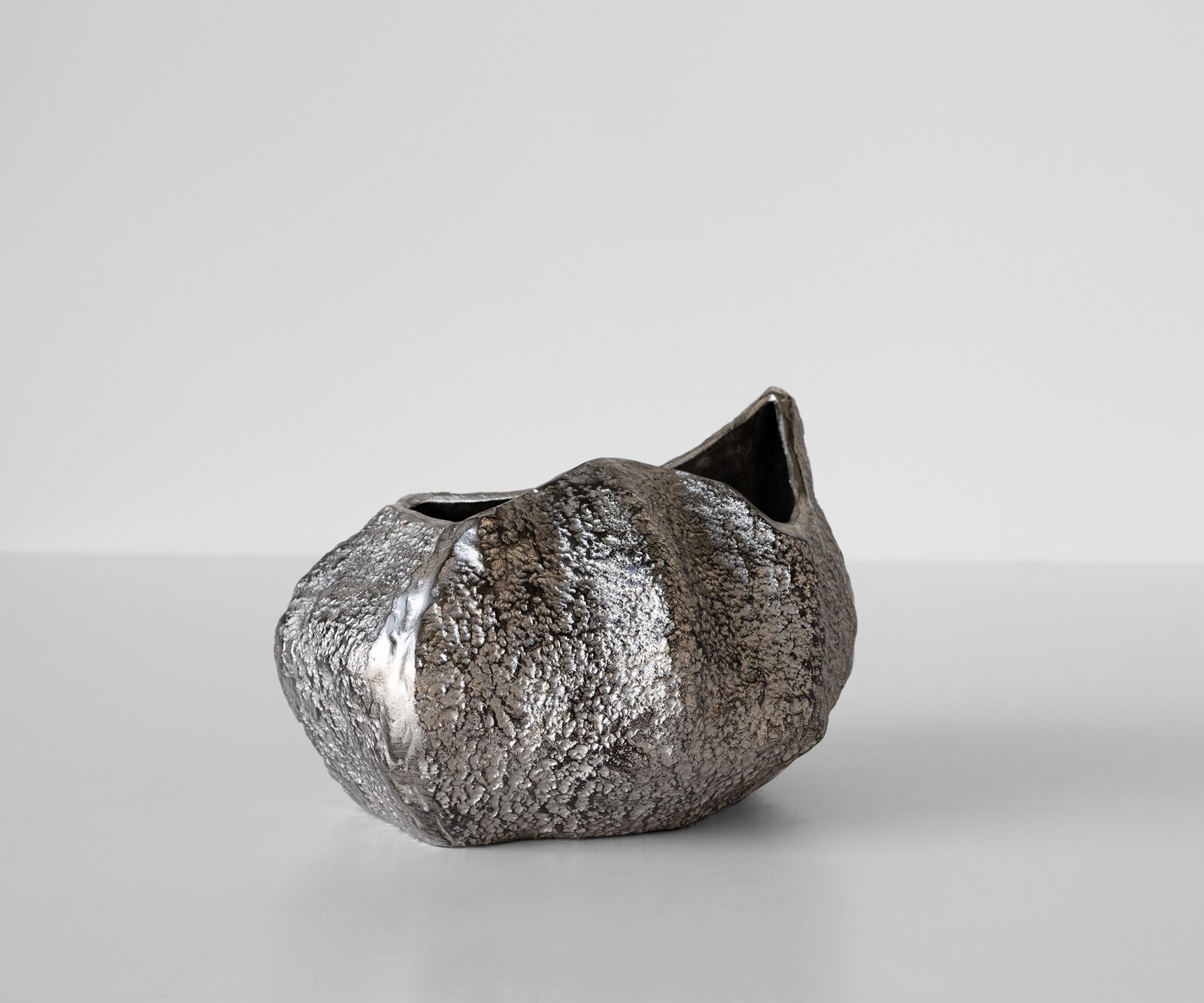 Vase Cratera l29 x P24 x H19 cm Aluminium Platin Fait main