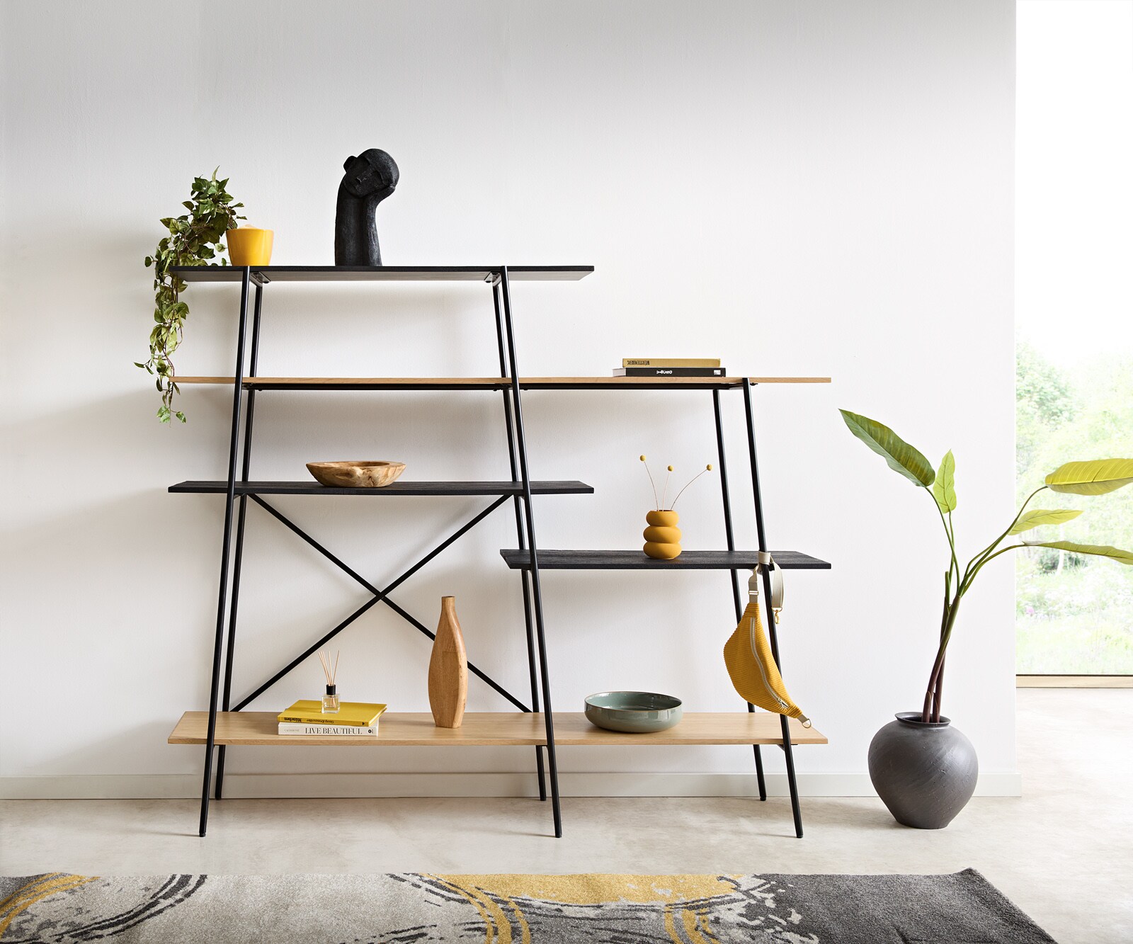 Bücherregal Mikkusu 185x160 cm Bambus Natur Mango Schwarz 5 Ablagen Metall Schwarz 1