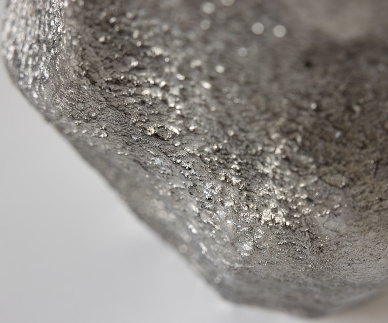 Vase Grotta B31 x T20 x H34 cm Aluminium Platin Handgemacht 6
