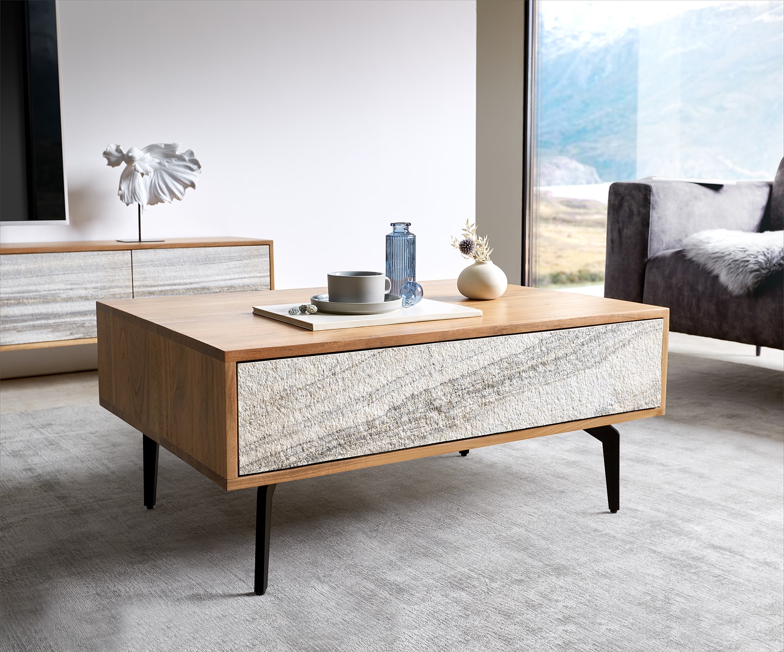 DELIFE Couchtisch Kleo 80x60 cm Akazie Natur 2 Schübe Winkelfuß Metall Schwarz