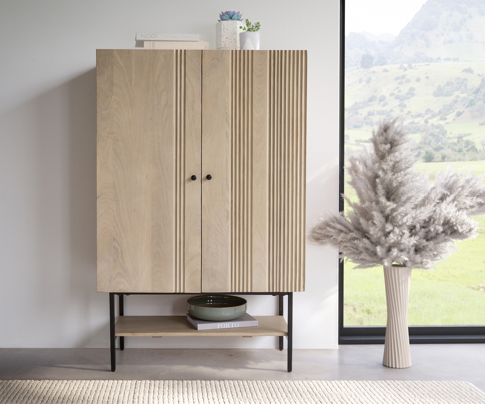 Highboard Nestos 90x140 cm Mango White Wash Metall Schwarz 2 Türen Highboard Nestos 90x140 cm Mango White Wash Metall Schwarz 2 Türen