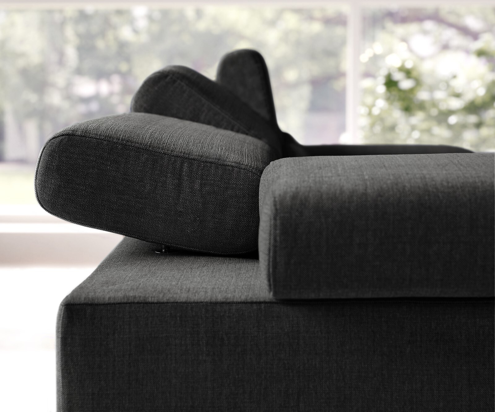 Ecksofa Floyd 300x230 Schwarz Ottomane rechts Kopfteilverstellung by W. Schillig 5
