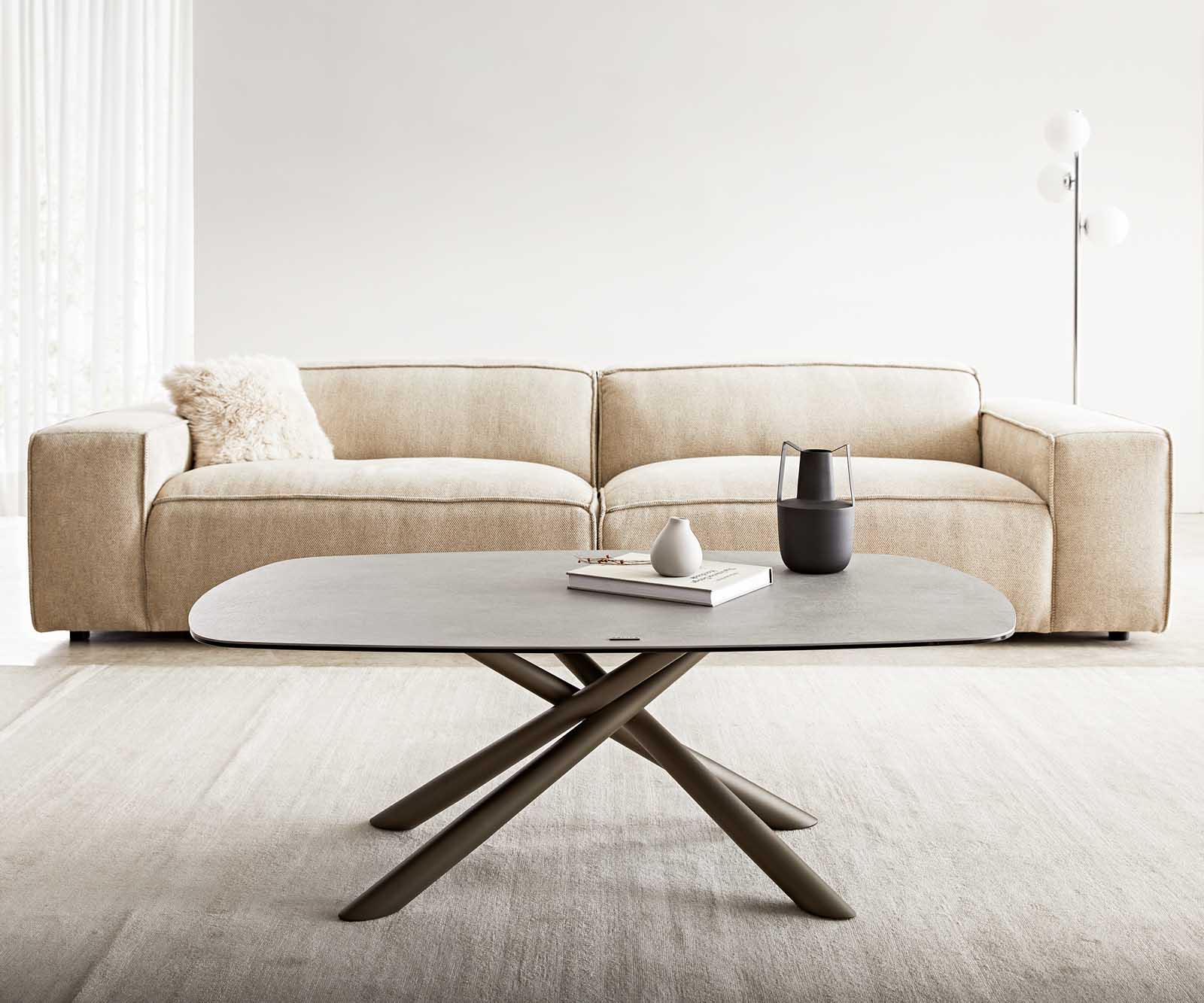 Couchtisch Sarita 120x70 cm Keramik Aspetto Concreto Betonfarbig Gestell Effektifinish Titan 2 Couchtisch Sarita 120x70 cm Keramik Aspetto Concreto Betonfarbig Gestell Effektifinish Titan 2