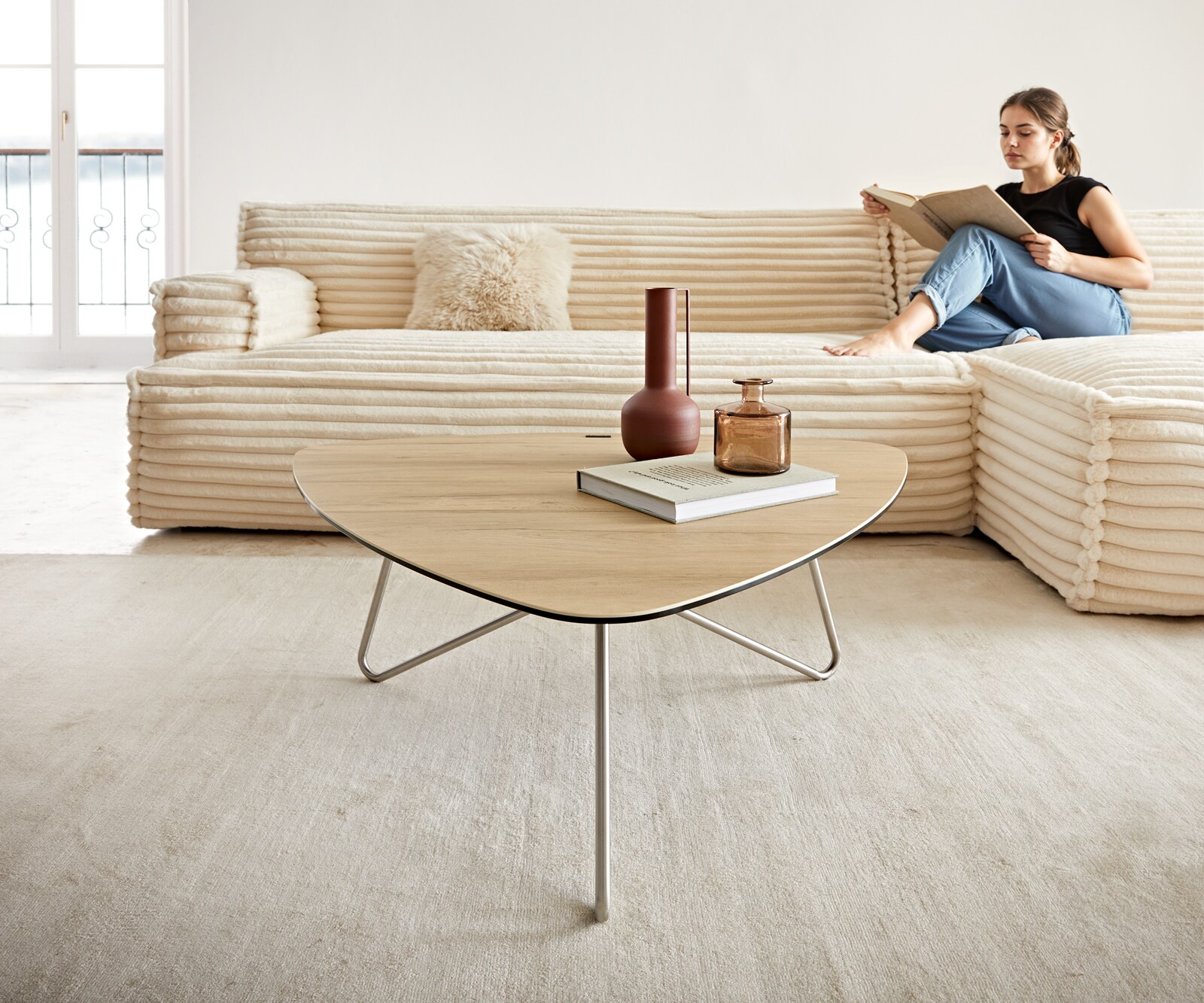 Couchtisch Ekrem 88x85 cm Keramik Laminam® Sabbia Eichefarbig Kreuzgestell rund Edelstahl