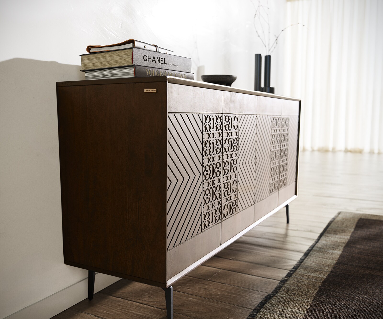 Sideboard Manjula 145 cm Mango Dunkelbraun 4 Türen Winkelfuß Metall Schwarz 3