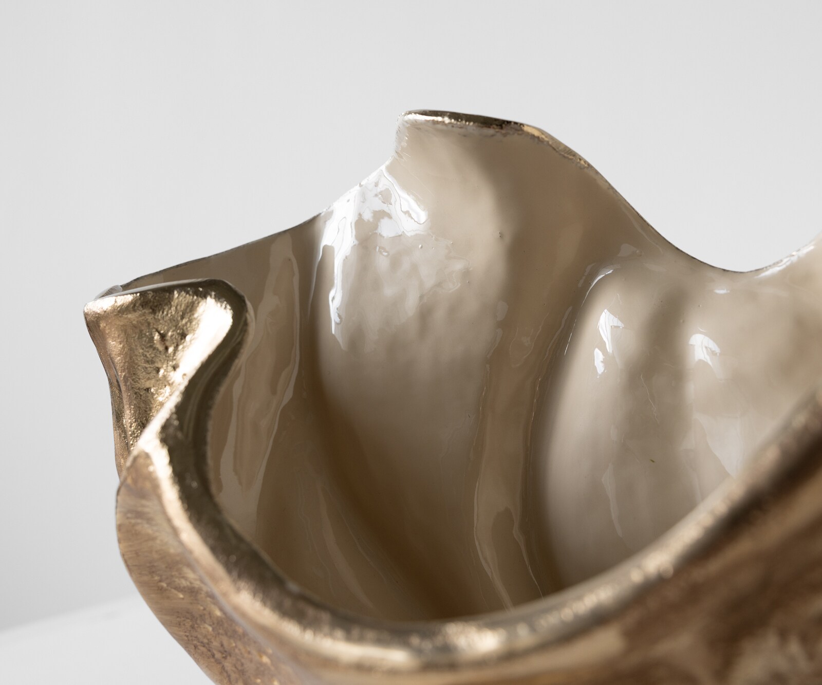 Schale Valena B39 x T17 x H29 cm Aluminium Champagner Ivory Handgemacht 4