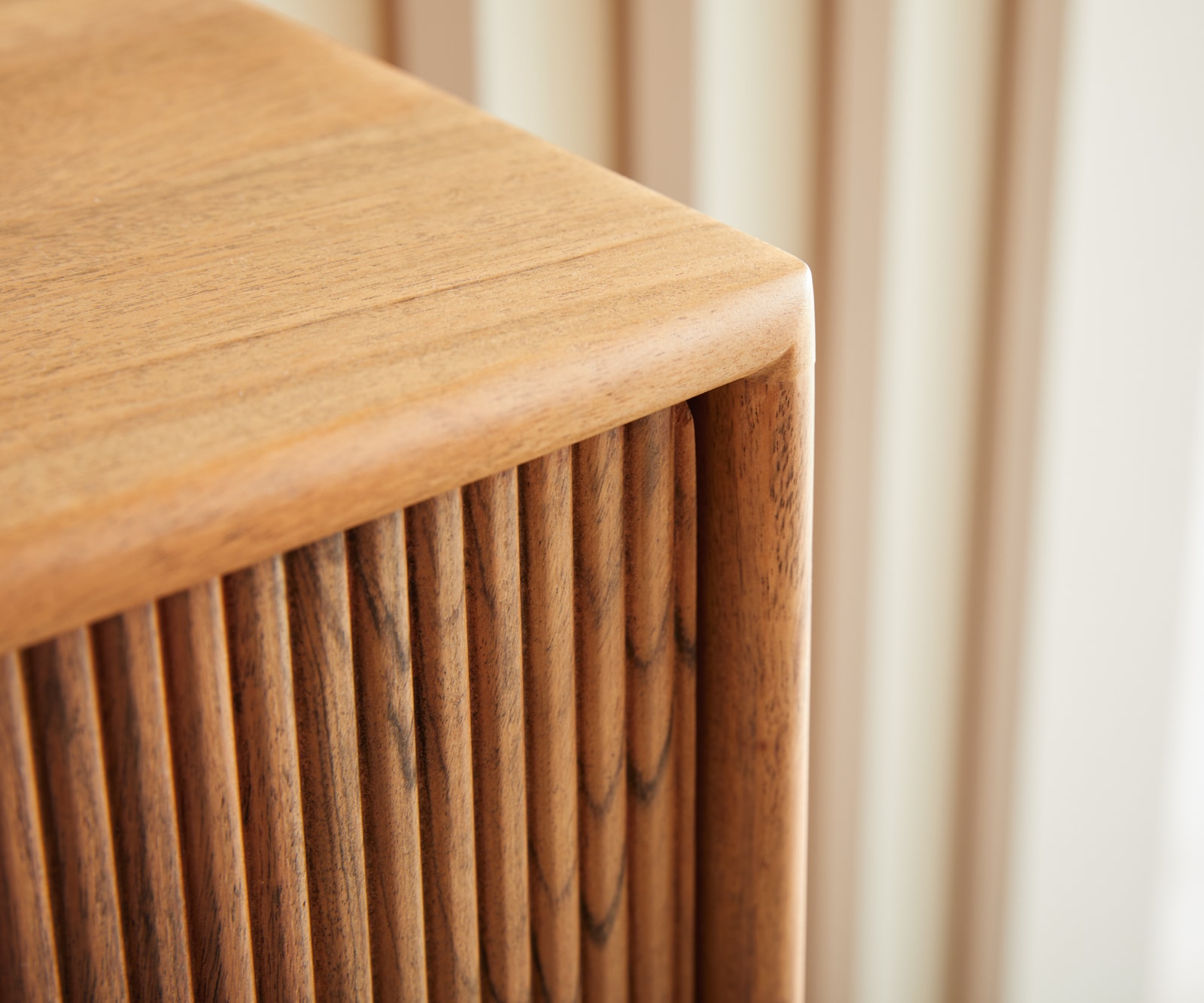 Lowboard Surimu 200 cm Akazie Hellbraun 4 Türen Kork-Griff Holzfüße 3 Lowboard Surimu 200 cm Akazie Hellbraun 4 Türen Kork-Griff Holzfüße 3