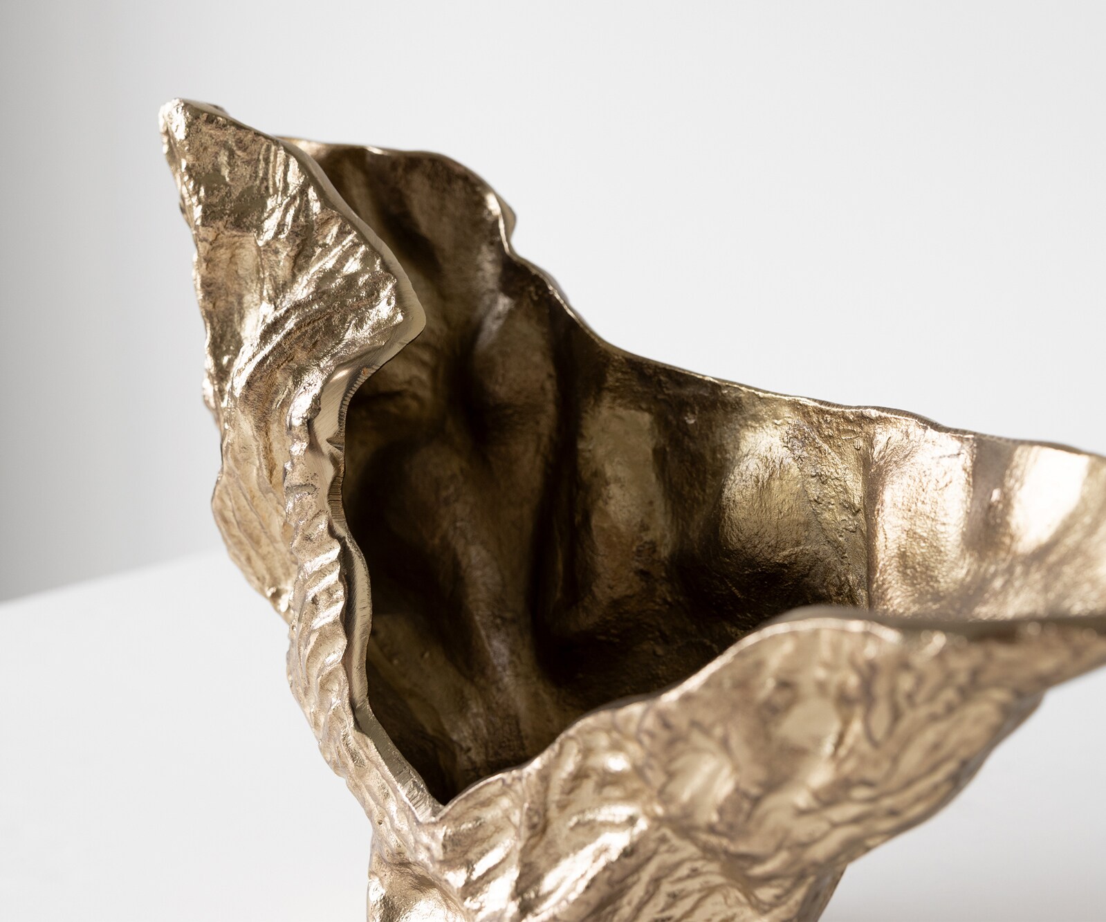 Vase Alaris B44 x T13 x H31 cm Aluminium Champagner Handgemacht 4