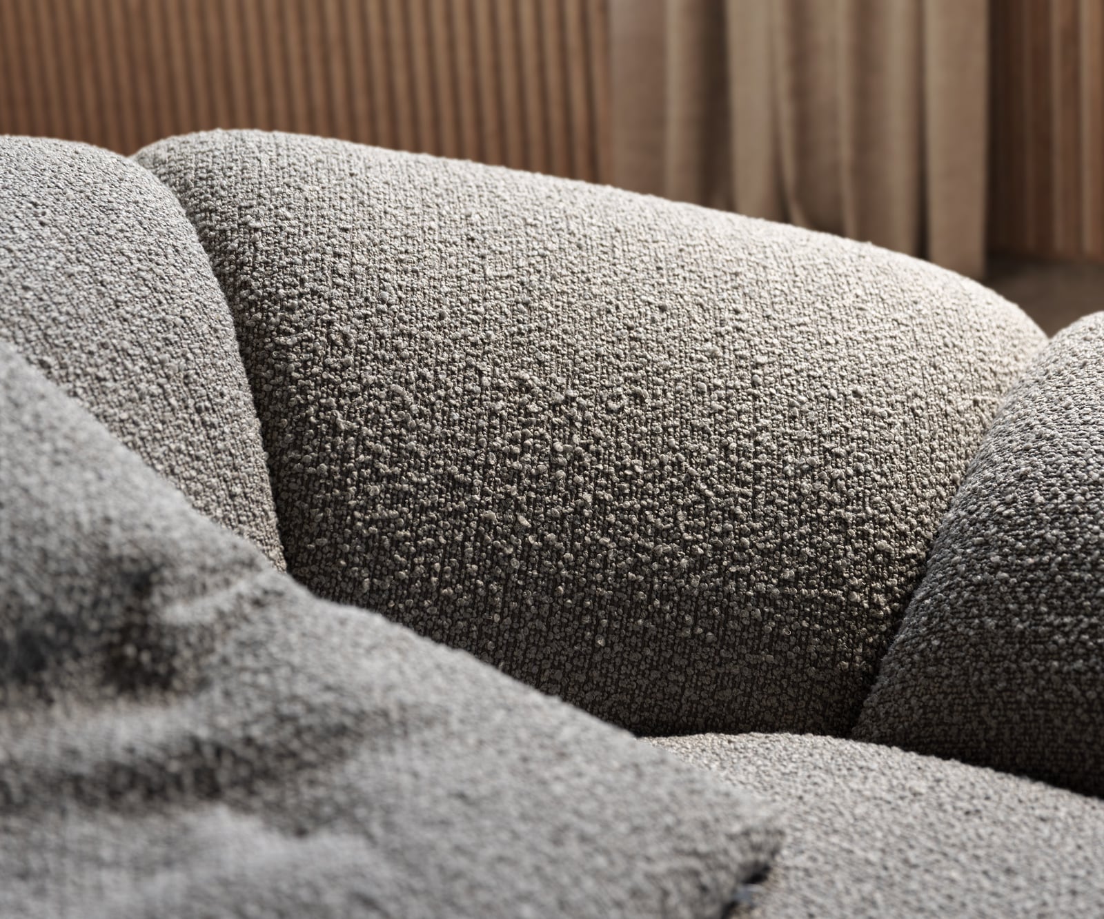 Big-Sofa Lunna 360x175 cm Bouclé Silbergrau 2 Kissen 4