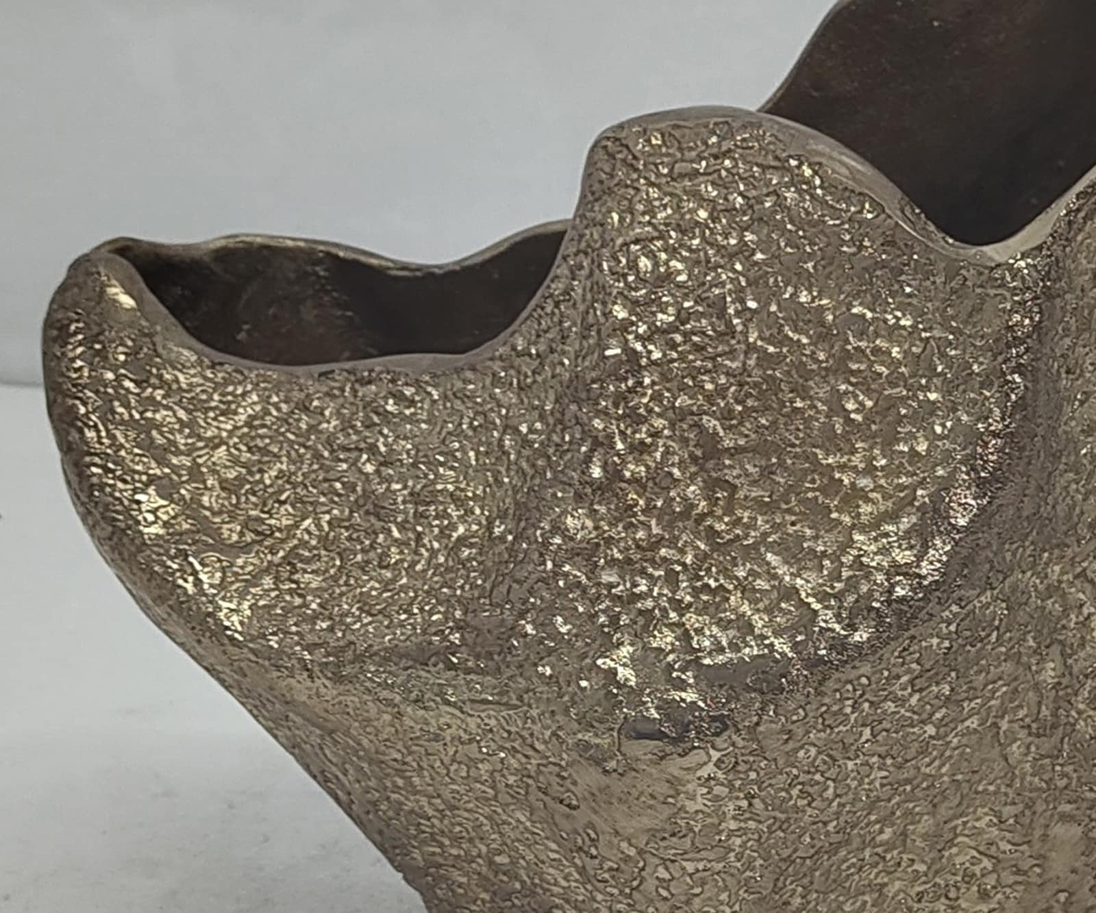 Vase Grotta B31 x T20 x H34 cm Aluminium Champagner Handgemacht 3