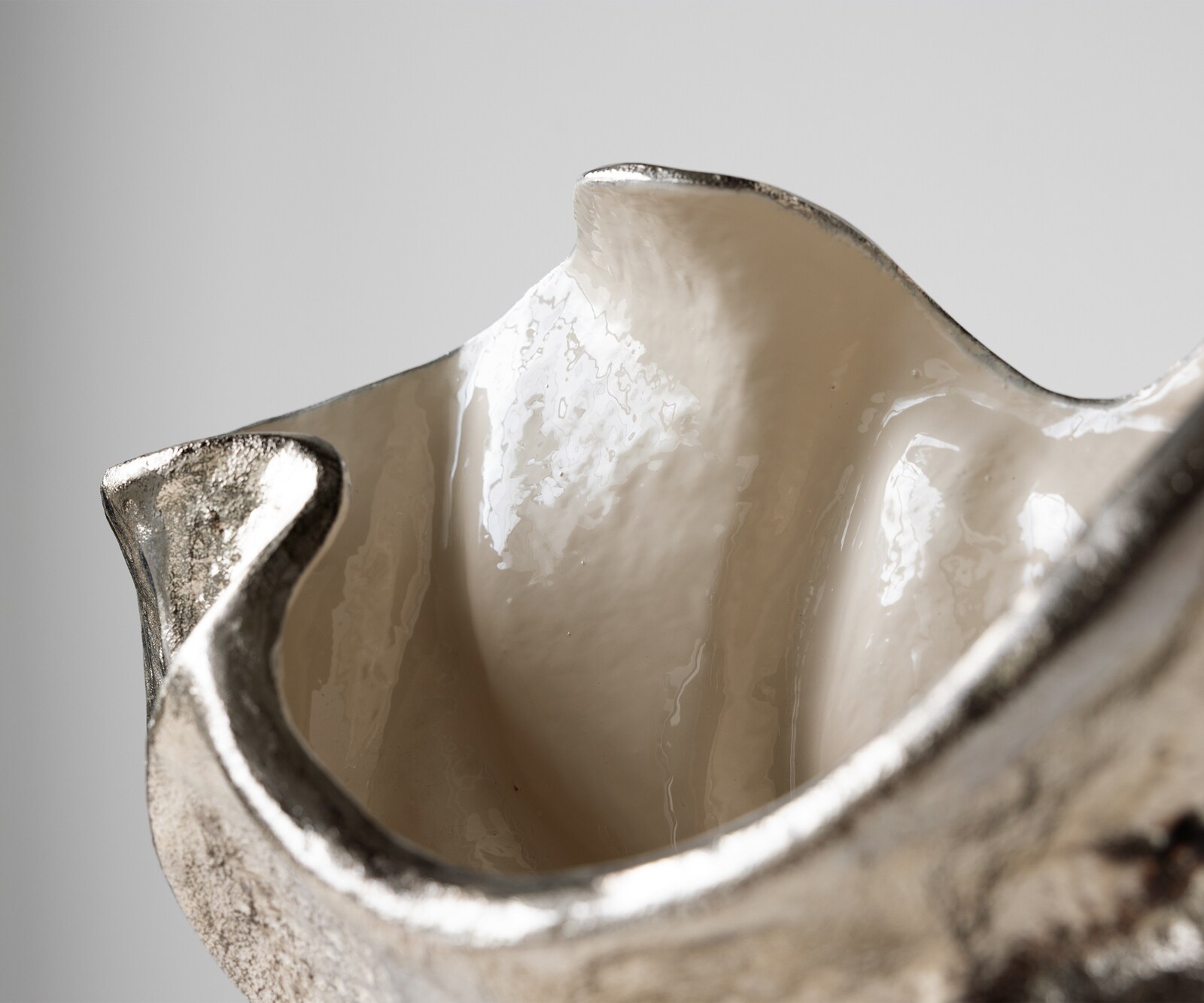 Schale Valena B39 x T17 x H29 cm Aluminium Platin Opal Handgemacht 4