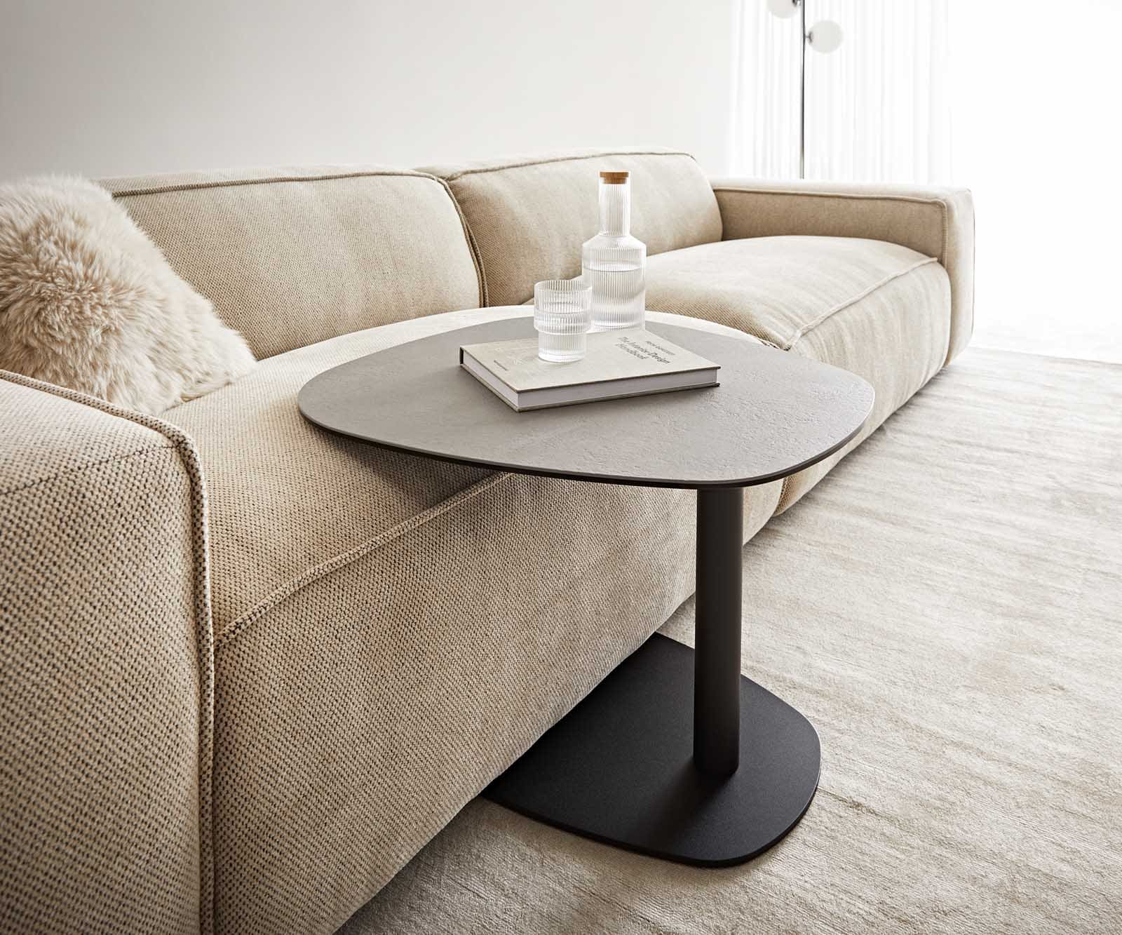 Beistelltisch Elenya 60x60 cm Keramik Aspetto Concreto Betonfarbig Gestell Metall Schwarz 2 Beistelltisch Elenya 60x60 cm Keramik Aspetto Concreto Betonfarbig Gestell Metall Schwarz 2