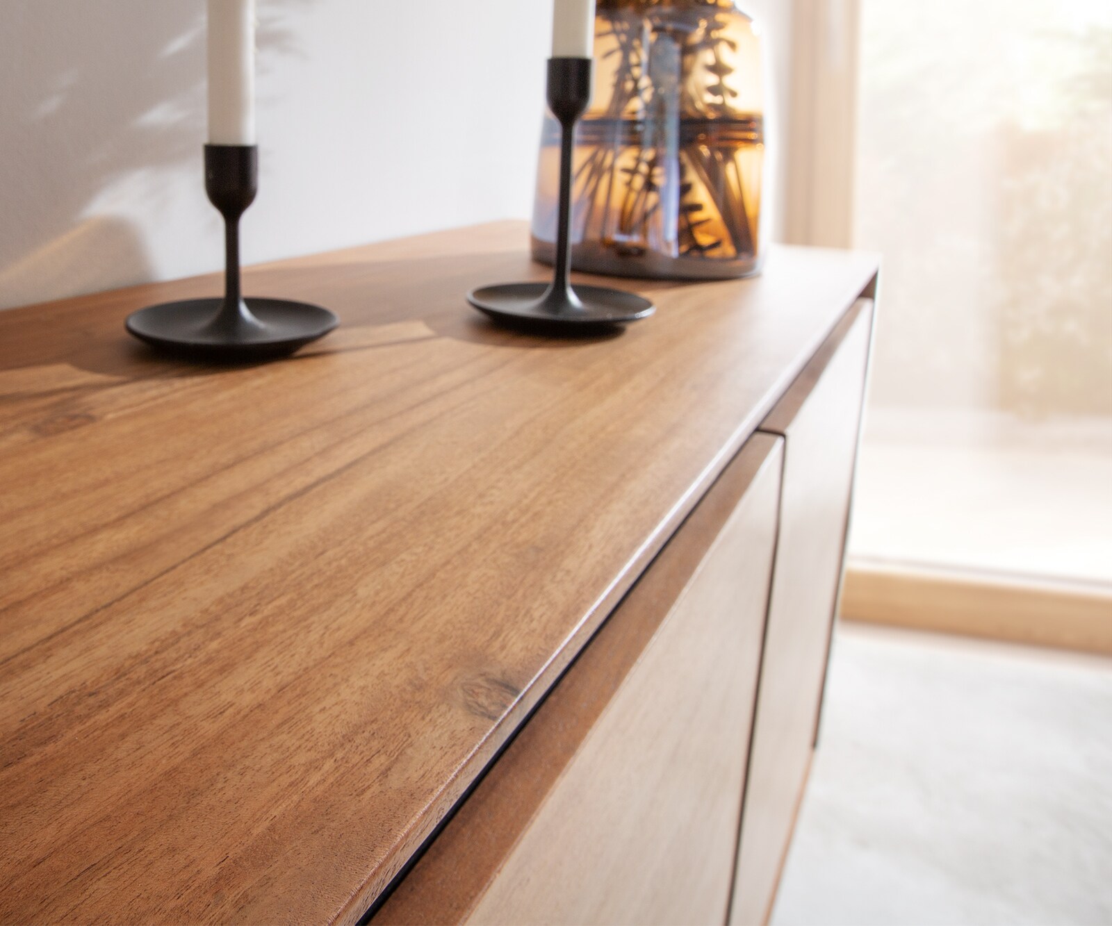Sideboard Stonegrace 145 cm Akazie Natur 3 Türen Steinfurnier V-Fuß 3