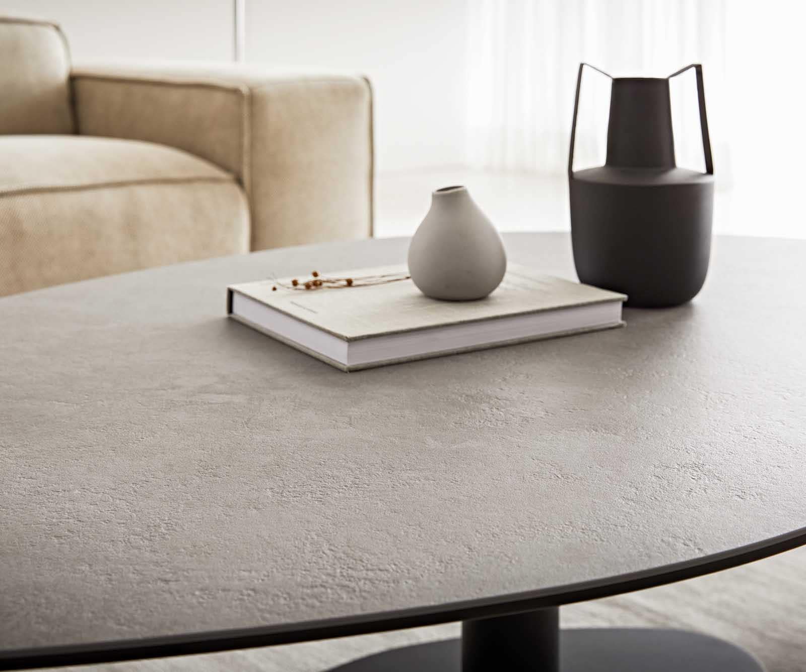 Couchtisch Vibana 140x80 cm Keramik Aspetto Concreto Betonfarbig Gestell Metall Schwarz 7