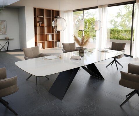 Esstisch Edge Boot 300x120 cm Keramik Onyx Champagne V-Gestell Flachstahl Schwarz