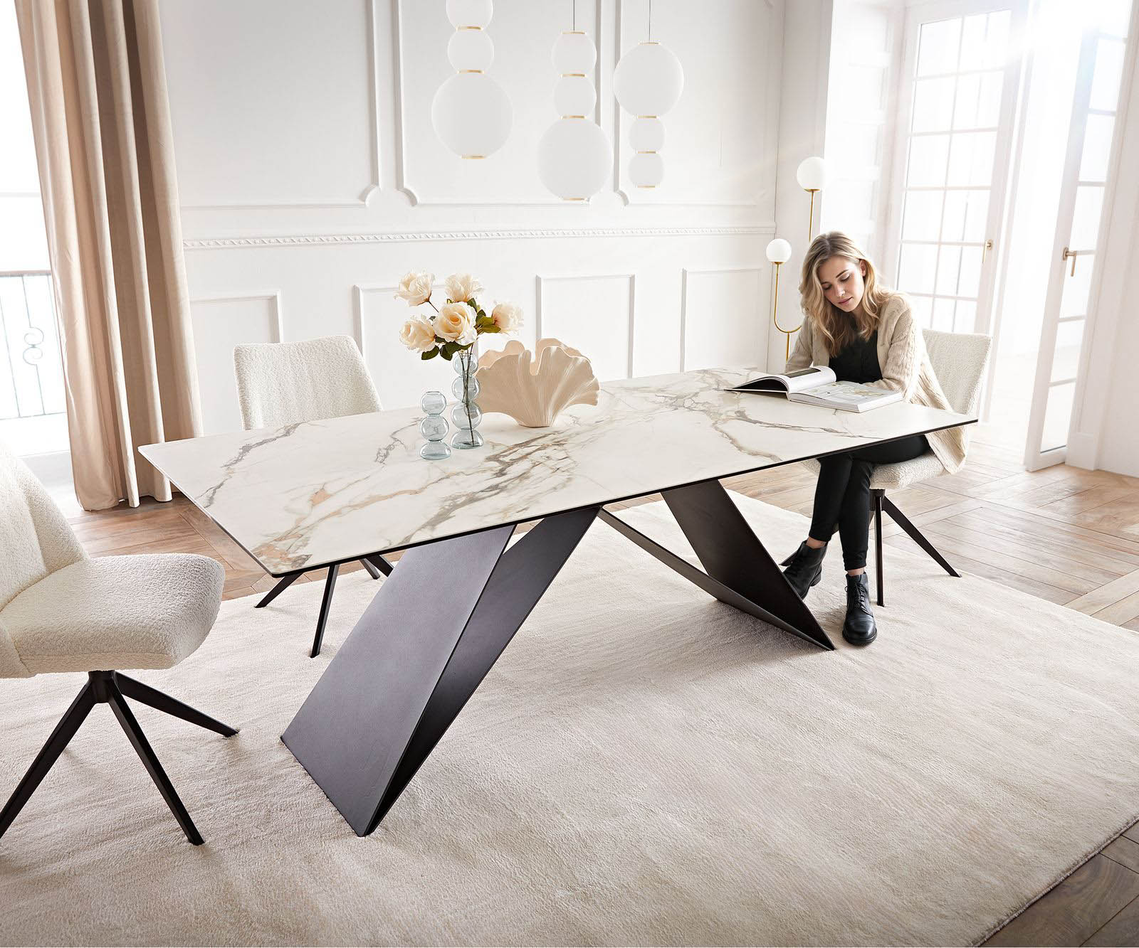 Esstisch Edge 200x100 Keramik Calacatta Luxe Weiß-Gold-Grau V-Gestell Flachstahl Schwarz 1