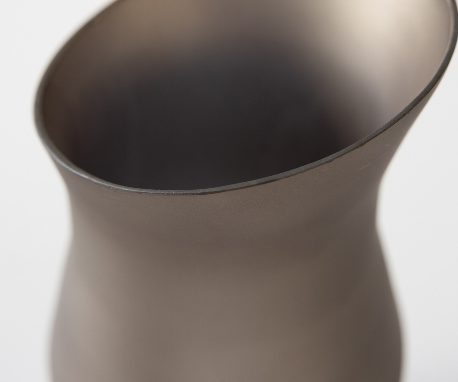 Vase Curvia B18 x T11 x H41 cm Glas Opal Mundgeblasen 5