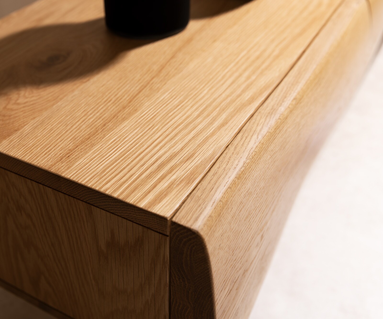 Lowboard New Live-Edge 200 cm Eiche Natur 4 Türen Glasfuß 8