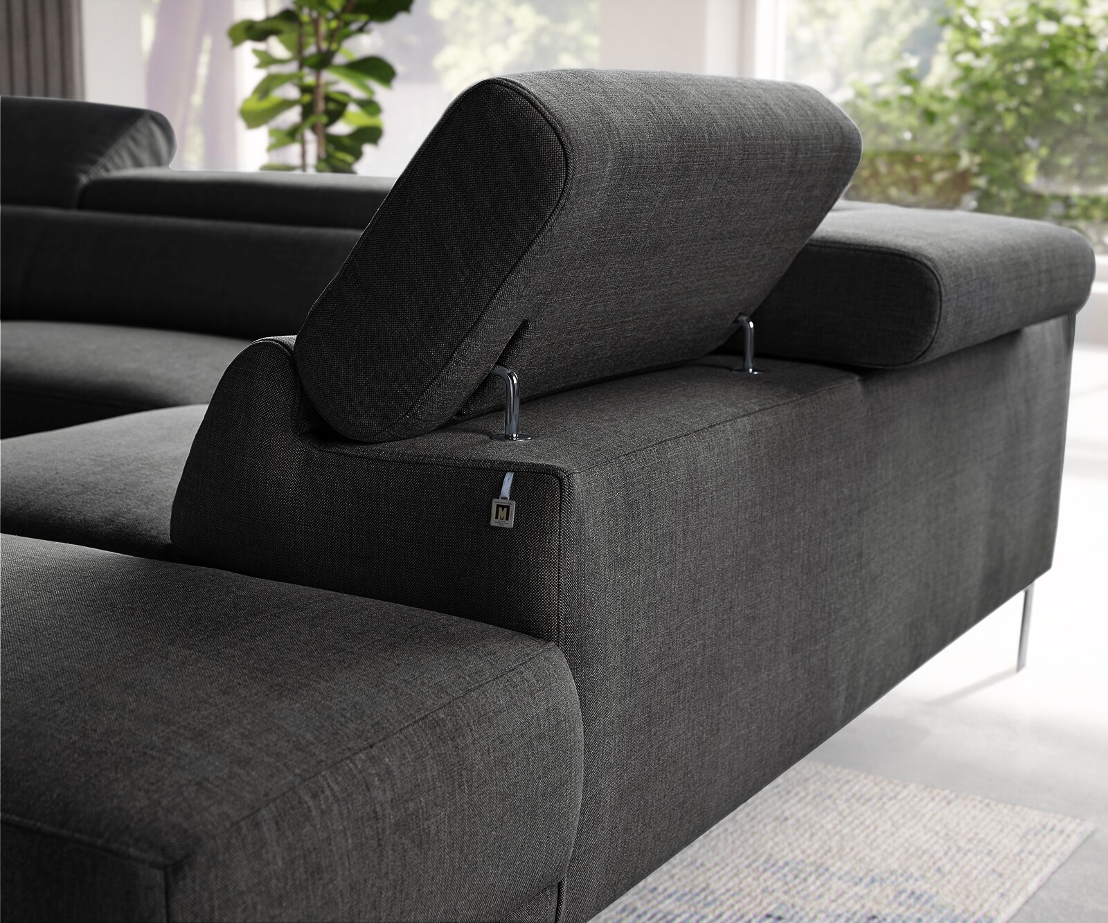 Ecksofa Floyd 300x230 Schwarz Ottomane rechts Kopfteilverstellung by W. Schillig 4