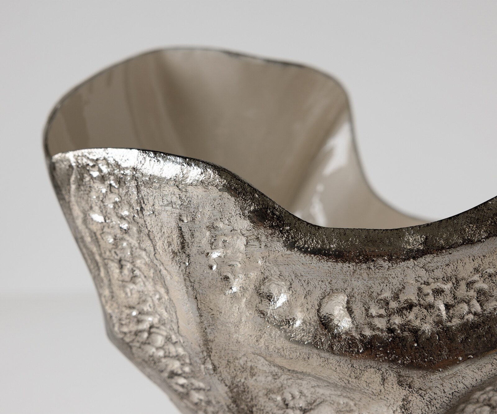 Schale Valena B33 x T20 x H22 cm Aluminium Platin Opal Handgemacht 2