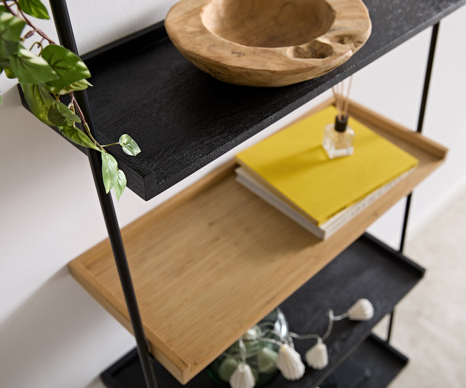 Bücherregal Mikkusu 80x185 cm Bambus Natur Mango Schwarz 5 Ablagen Metall Schwarz 2