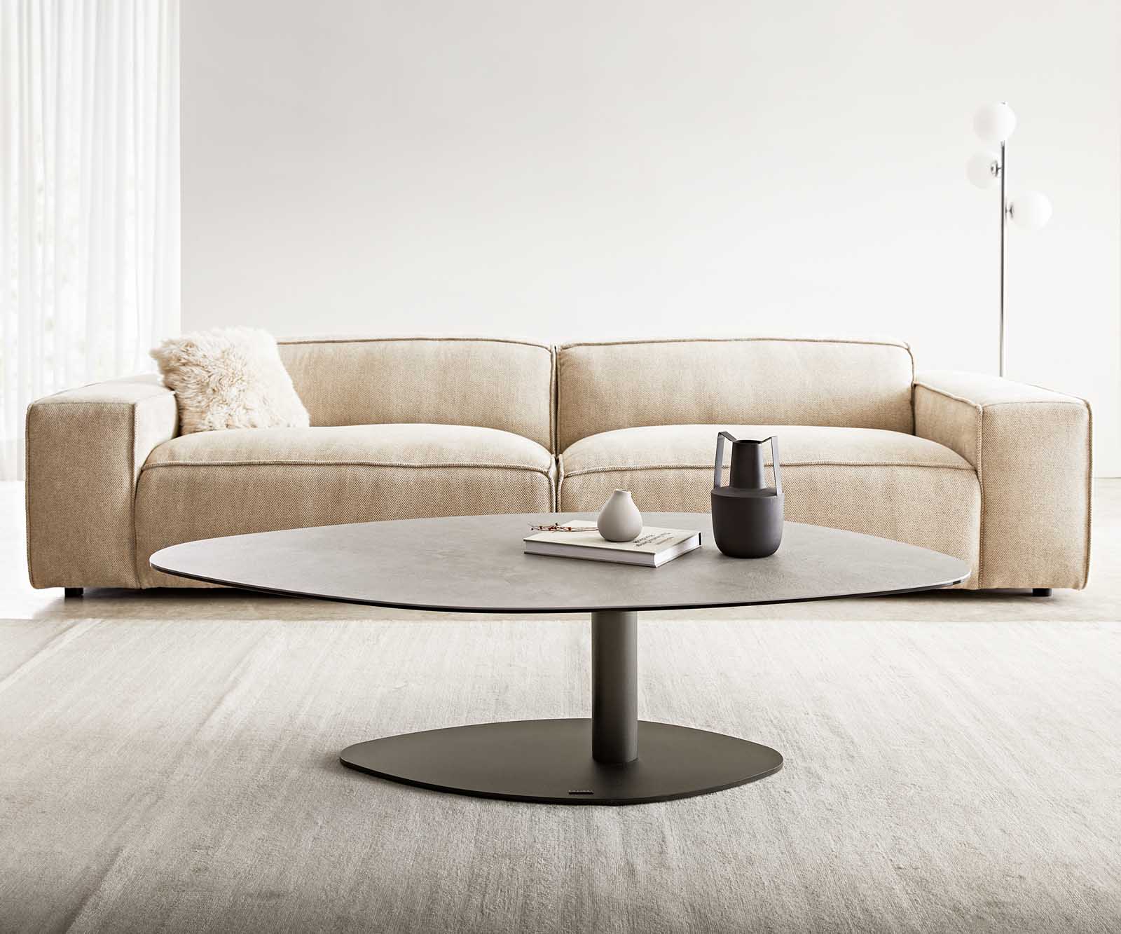 Couchtisch Vibana 140x80 cm Keramik Aspetto Concreto Betonfarbig Gestell Effektfinish Titan 2 Couchtisch Vibana 140x80 cm Keramik Aspetto Concreto Betonfarbig Gestell Effektfinish Titan 2