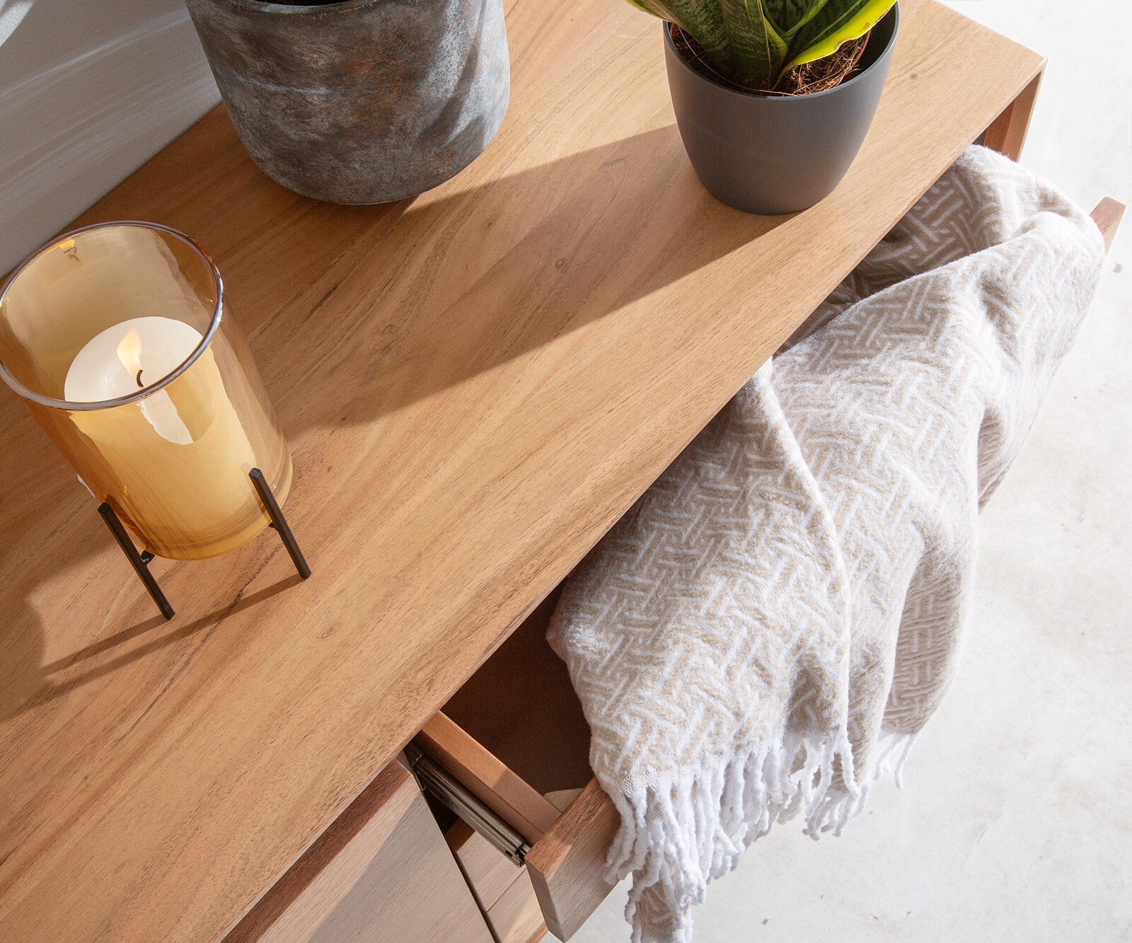 Sideboard Stonegrace 175 cm Akazie Natur 2 Türen 3 Schubladen Steinfurnier V-Fuß 4