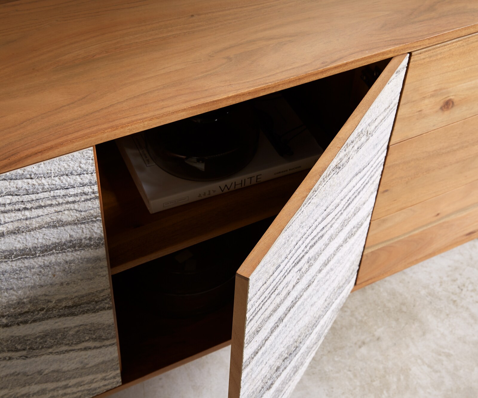 Sideboard Kleo 175 cm Akazie Natur 4 Türen Winkelfuß Metall Schwarz 4