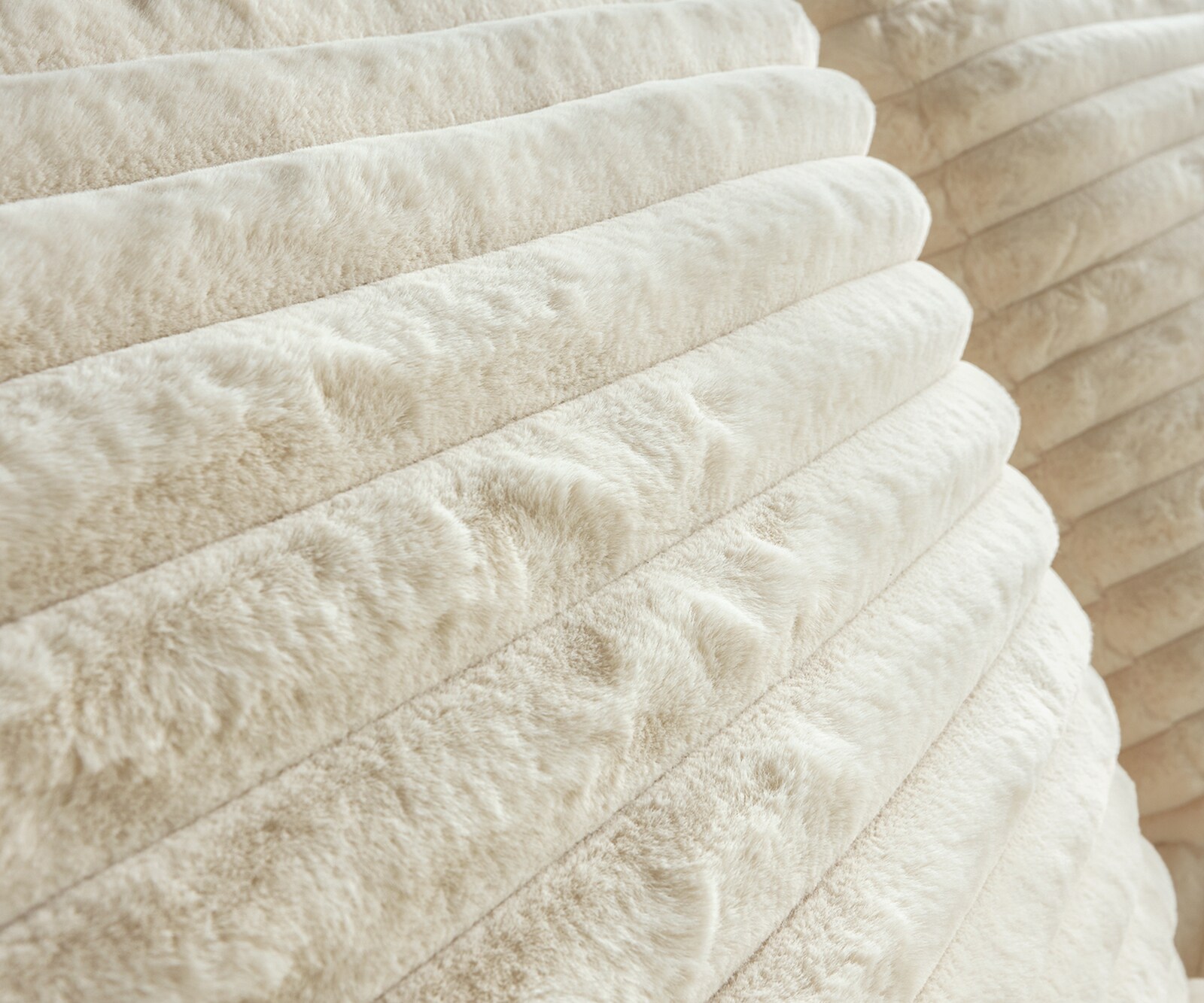 Stoffmuster Plüschcord Beige