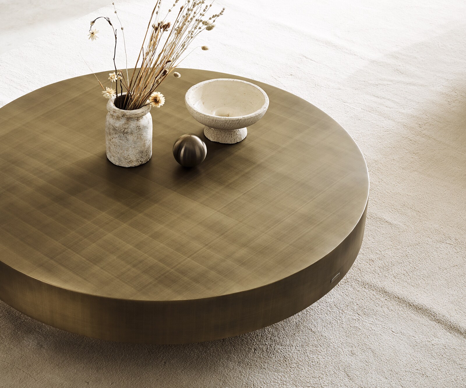 Couchtisch Ryo 120x30 cm Metallic Gold 1