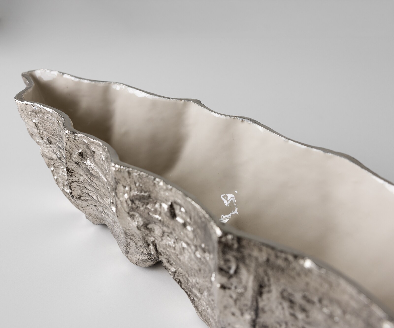 Schale Riffa B70 x T16 x H15 cm Aluminium Platin Opal Handgemacht 3