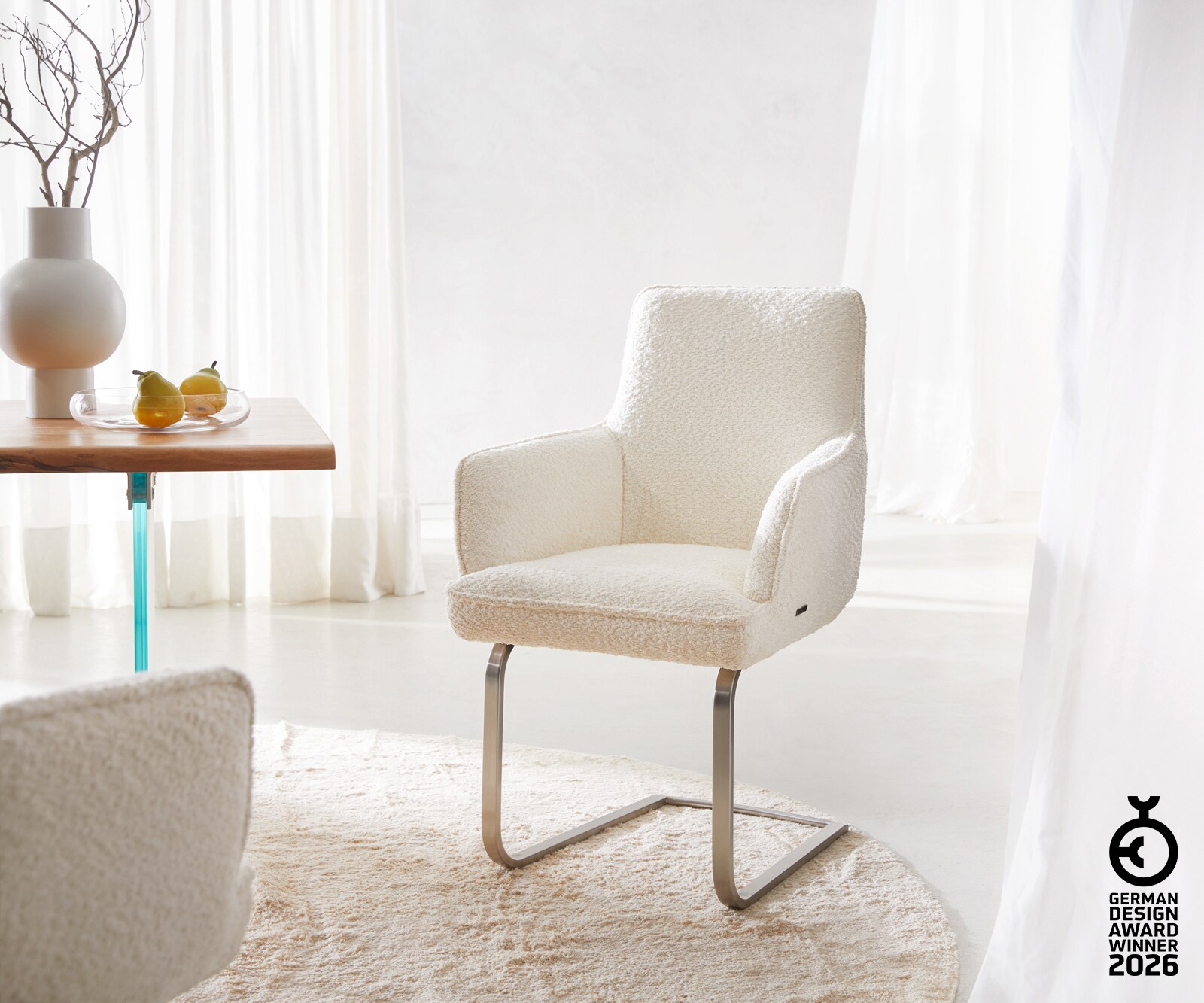 Freischwinger Heira-Flex mit Armlehnen Bouclé Weiß Freischwinger flach Edelstahl Taschenfederkern