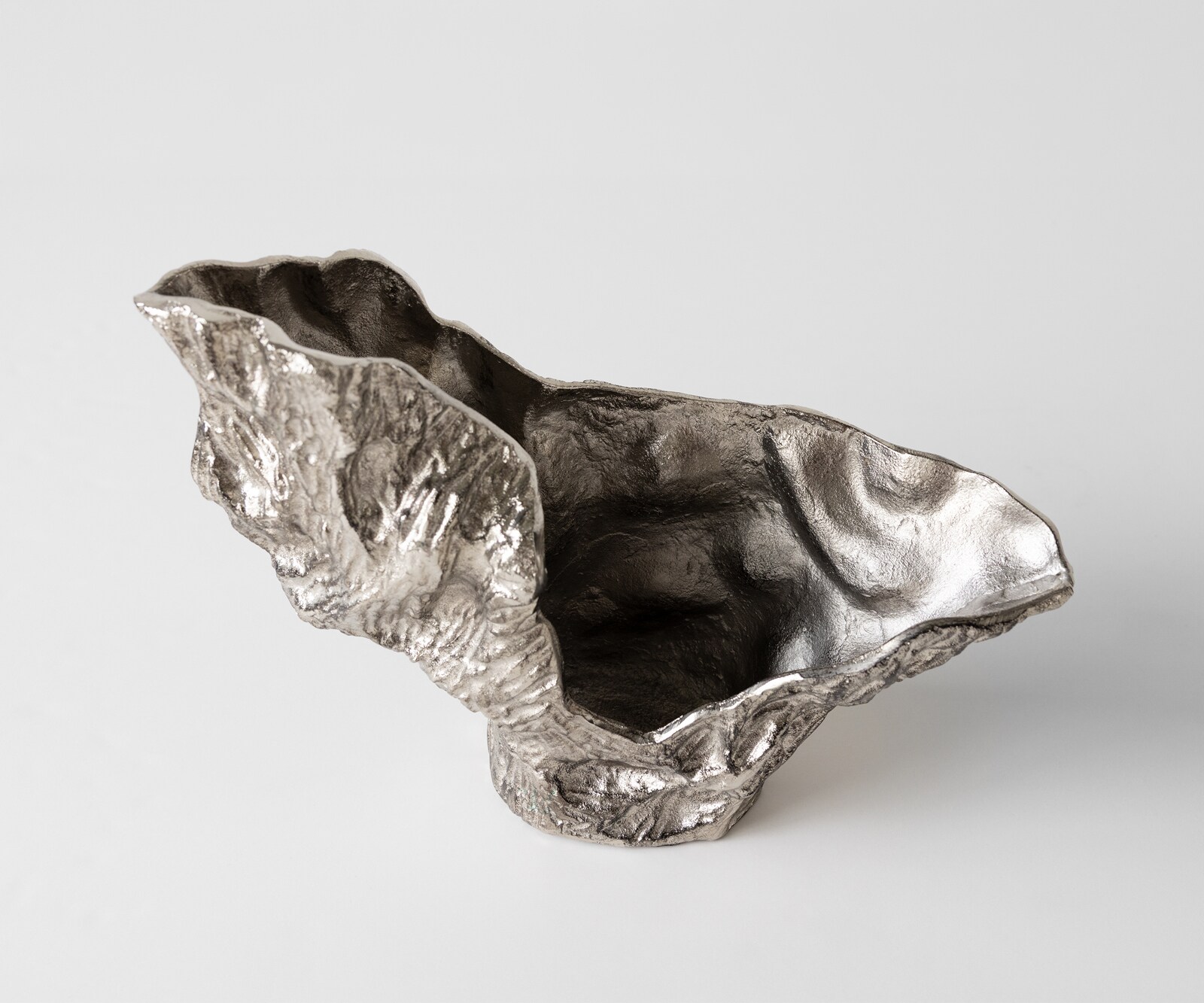 Vase Alaris B44 x T13 x H31 cm Aluminium Platin Handgemacht 3