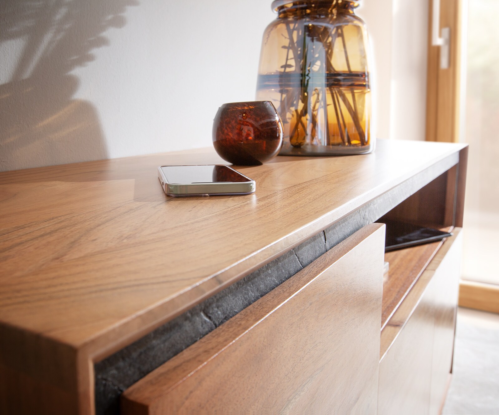 Sideboard Stonegrace 145 cm Akazie Natur 3 Türen 1 Fach Steinfurnier V-Fuß 3