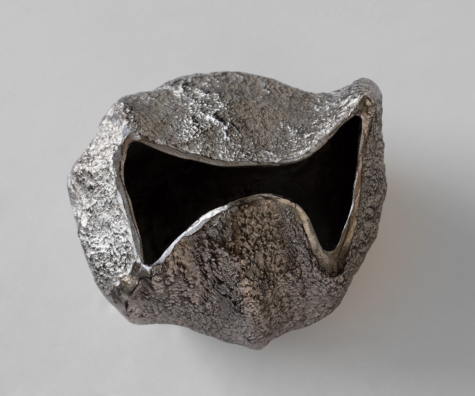 Vase Cratera B29 x T24 x H19 cm Aluminium Platin Handgemacht 3