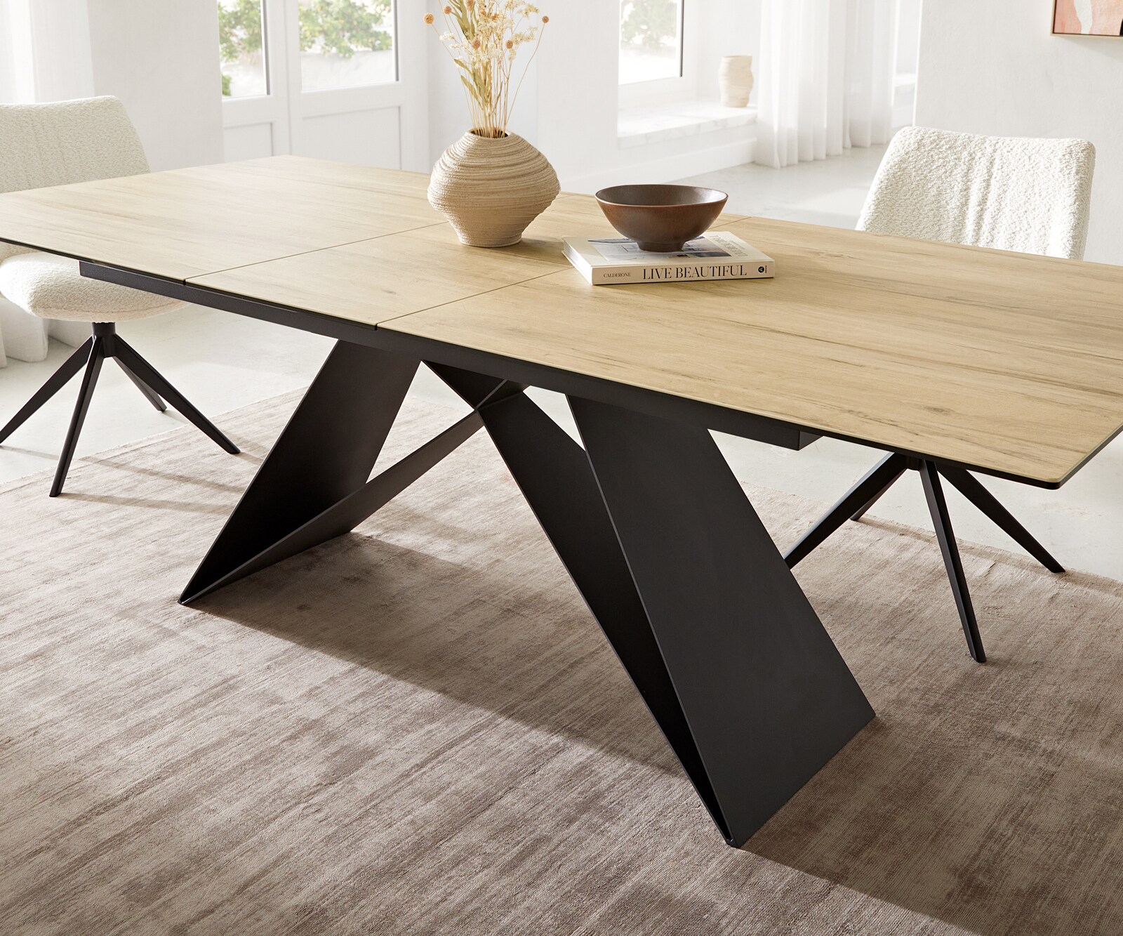 Esstisch Edge 180-220x100 Keramik Laminam® Sabbia Eichefarbig V-Gestell Flachstahl Schwarz ausziehbar 6