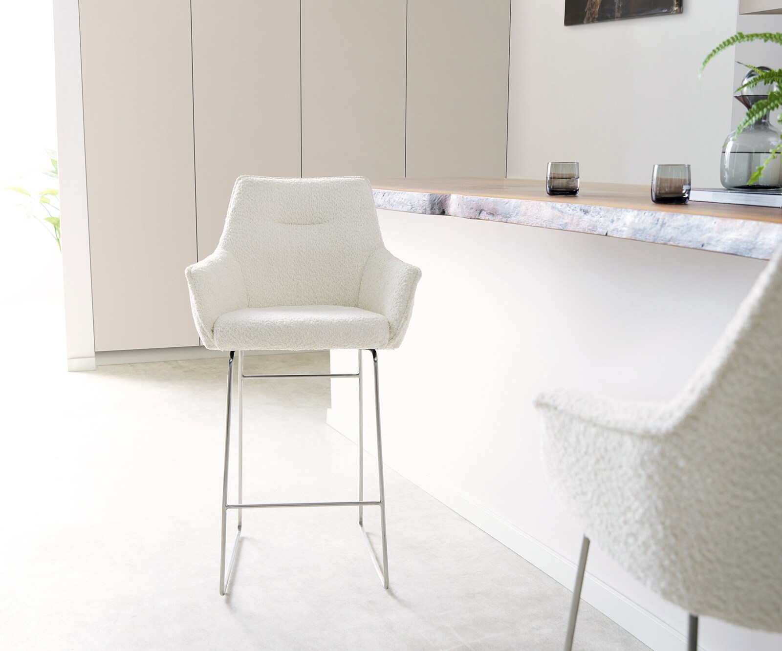 Barstuhl Alja-Flex Bouclé Weiß Kufengestell Edelstahl Taschenfederkern 4 Barstuhl Alja-Flex Bouclé Weiß Kufengestell Edelstahl Taschenfederkern 4