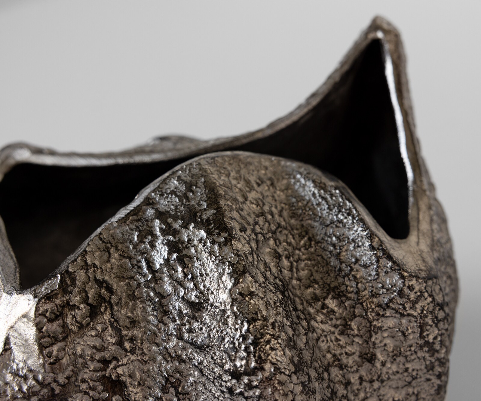 Vase Cratera B29 x T24 x H19 cm Aluminium Platin Handgemacht 4