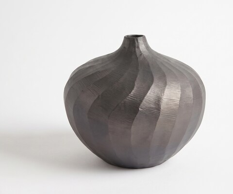 Vase Torvia B25 x T25 x H23 cm Aluminium Hämatit Handgemacht