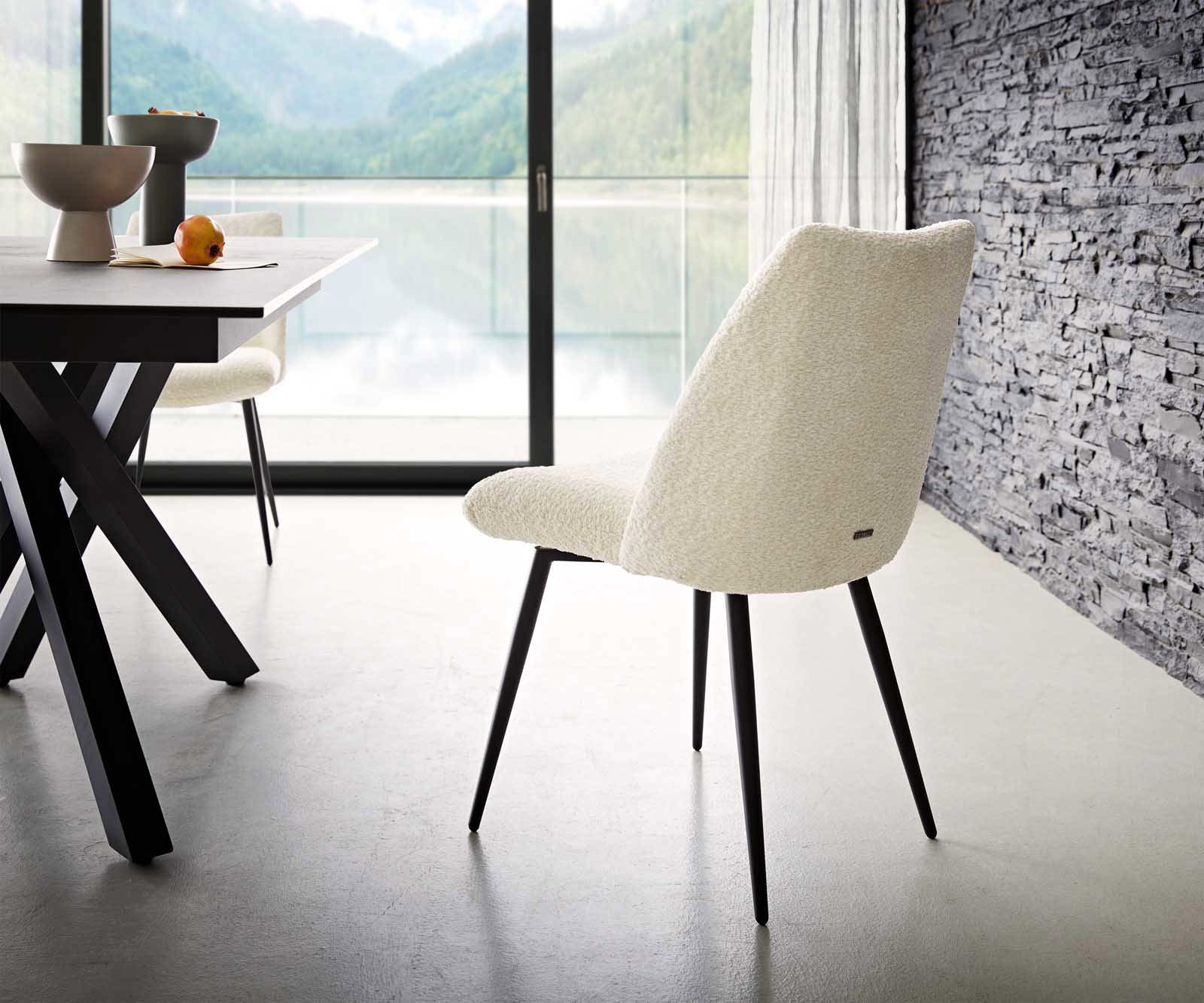 Esszimmerstuhl Elso-Flex Bouclé Weiß 4-Fuß konisch Schwarz Taschenfederkern 5