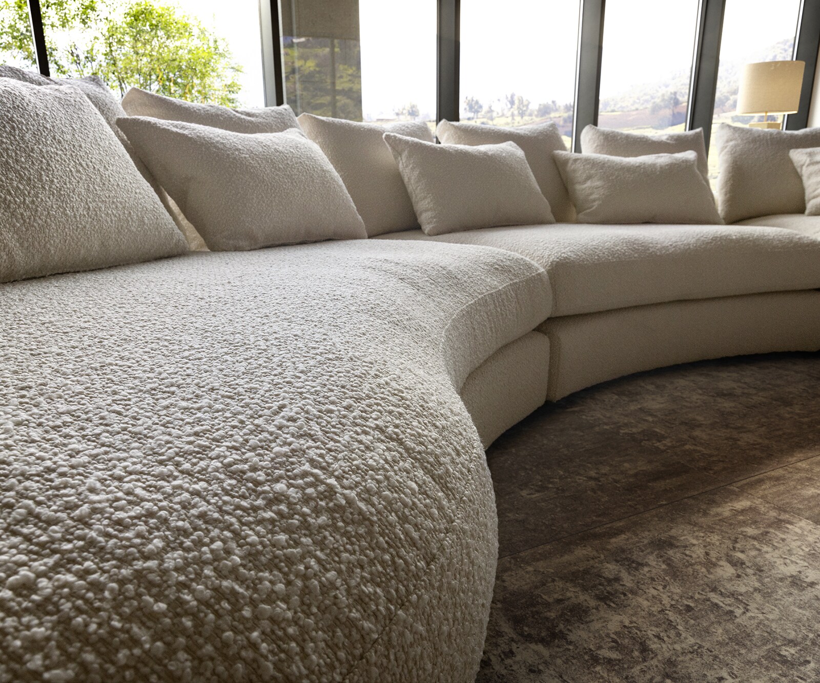 Megasofa Estrea 500x250 cm Bouclé Creme-weiß Rundsofa 5
